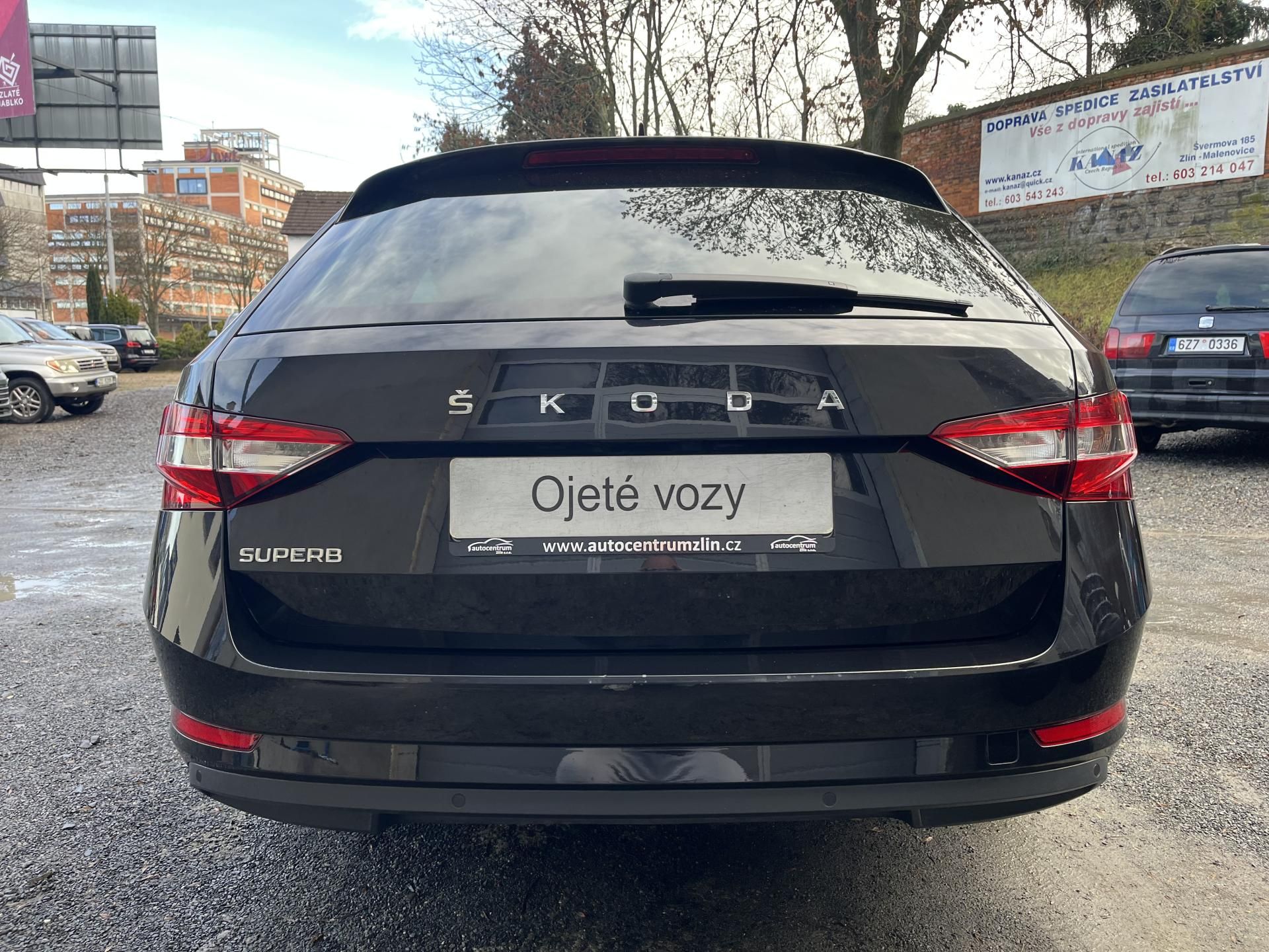 Škoda Superb, 2,0TDi  110Kw  DSG  AMBIENTE - fotka 6