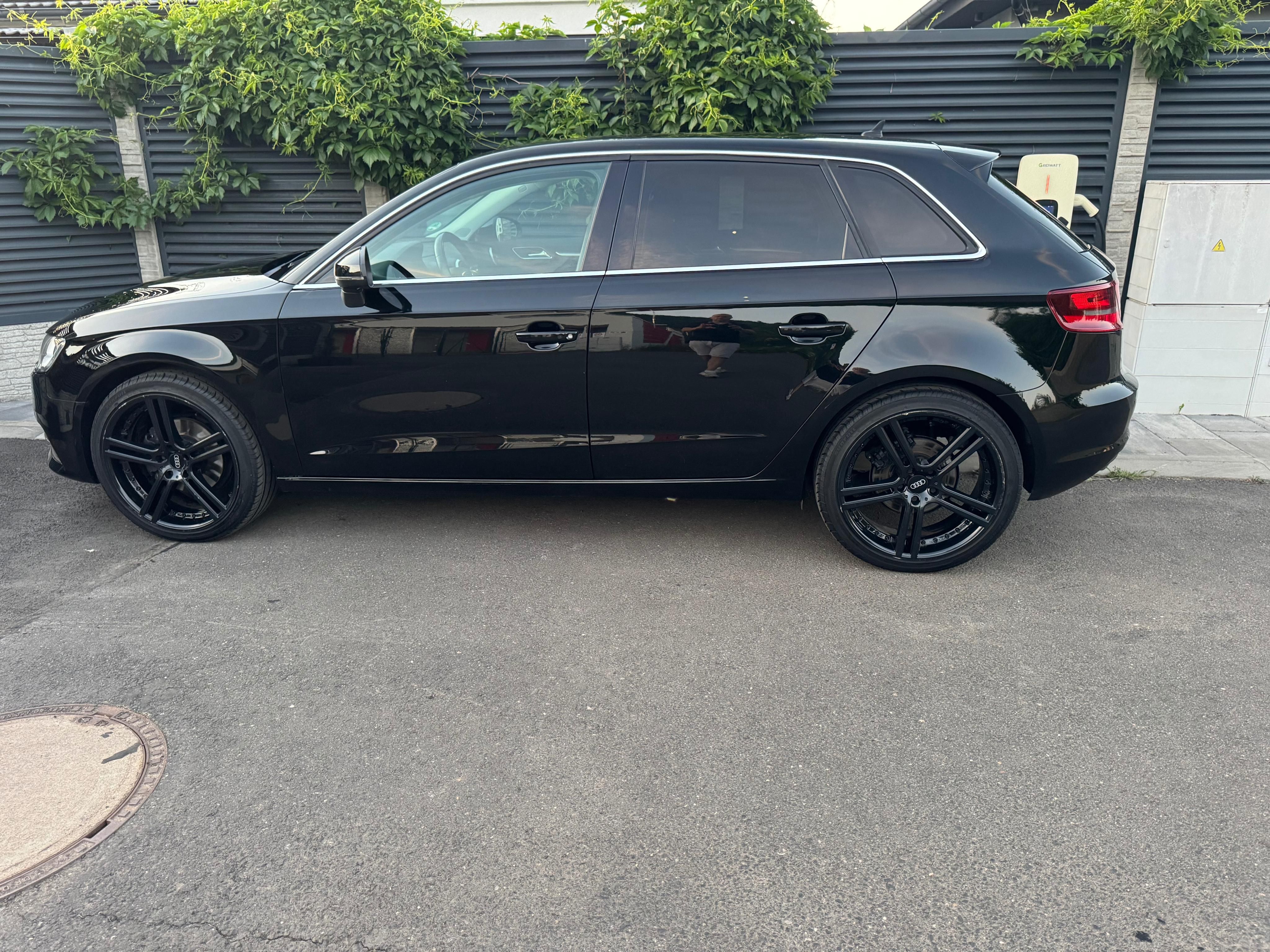Audi A3, SPORTBACK 1,6TDI 81kW - fotka 4