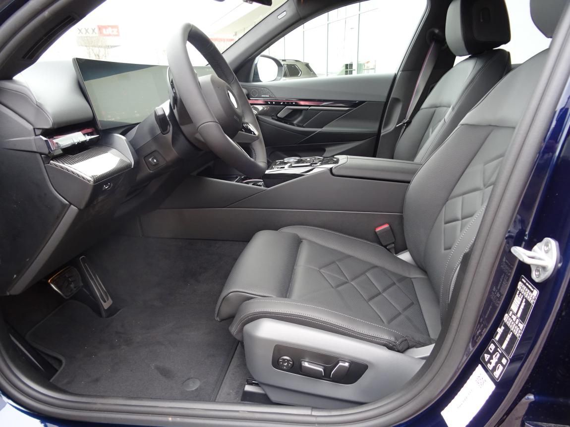BMW Řada 5, 540d xDrive Touring - fotka 2