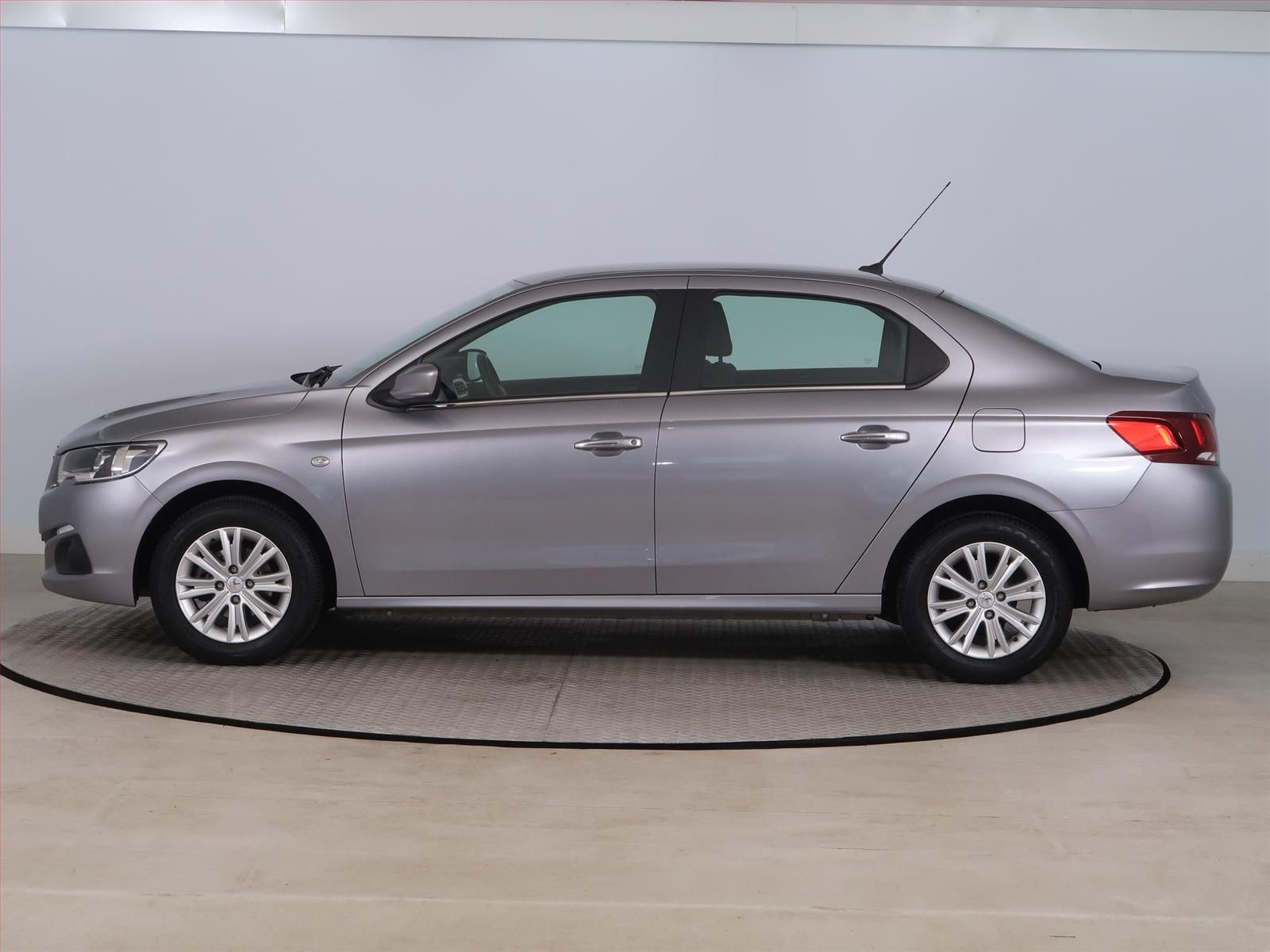 Peugeot 301, 1.6 VTi, Serv.kniha - fotka 3