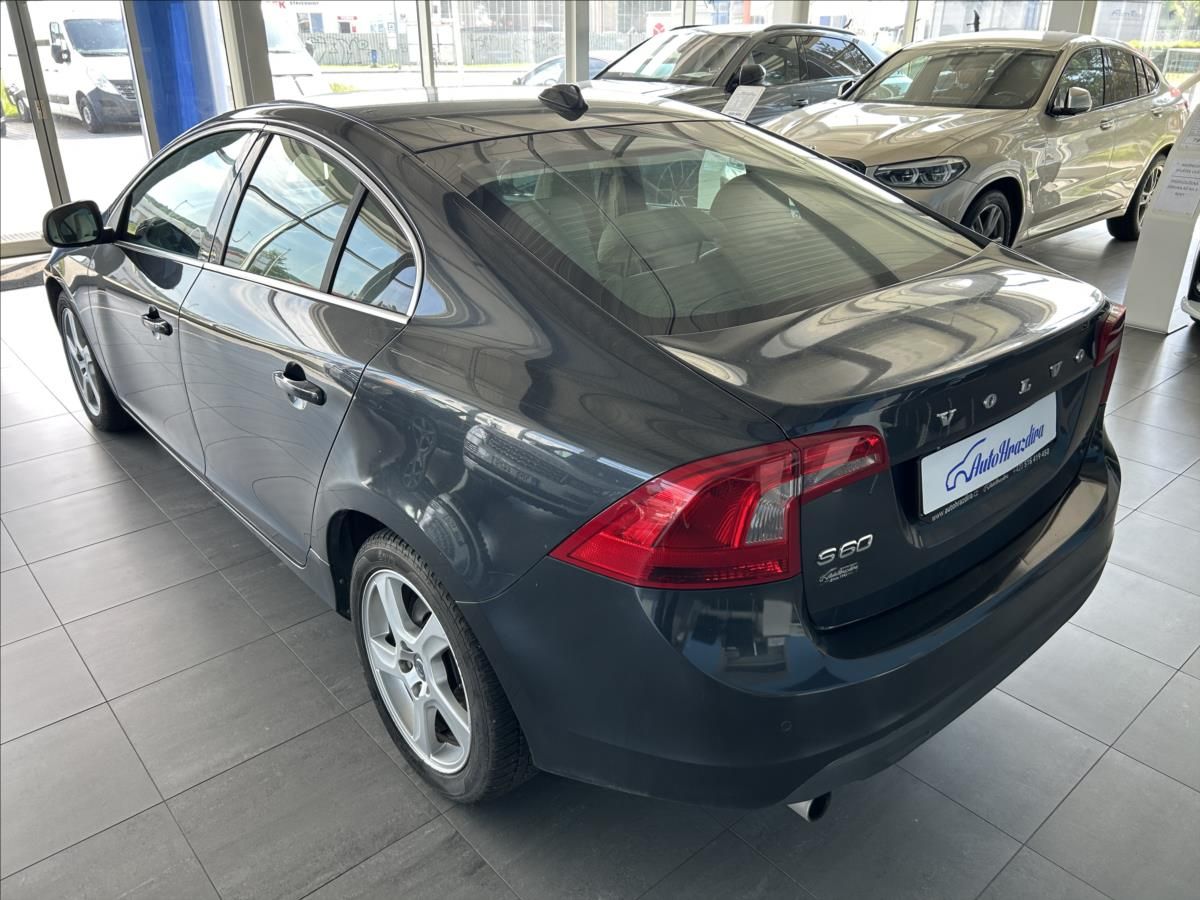 Volvo S60, 1,6   D2,84kW - fotka 4