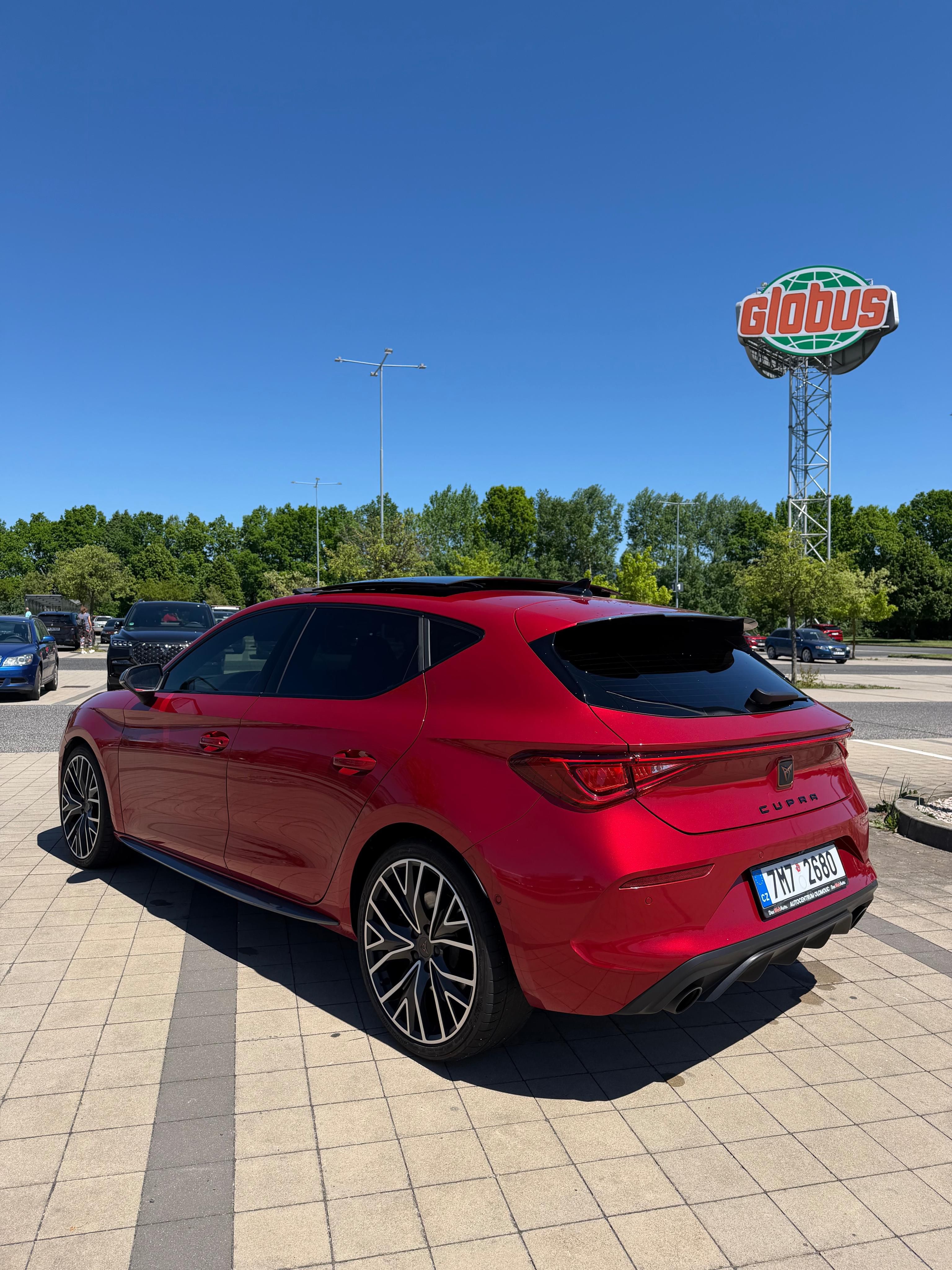 Cupra Leon, VZ 245k 2.0TSI 180KW CZ výbava - fotka 3