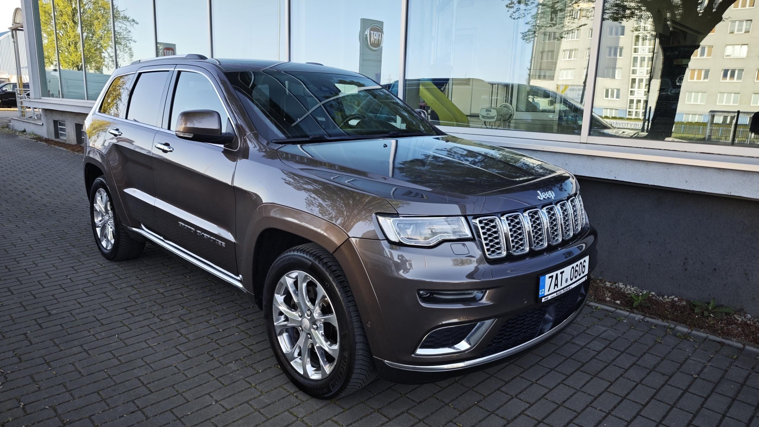 Jeep Grand Cherokee, 3,0 CRD Summit ČR, 1.maj.