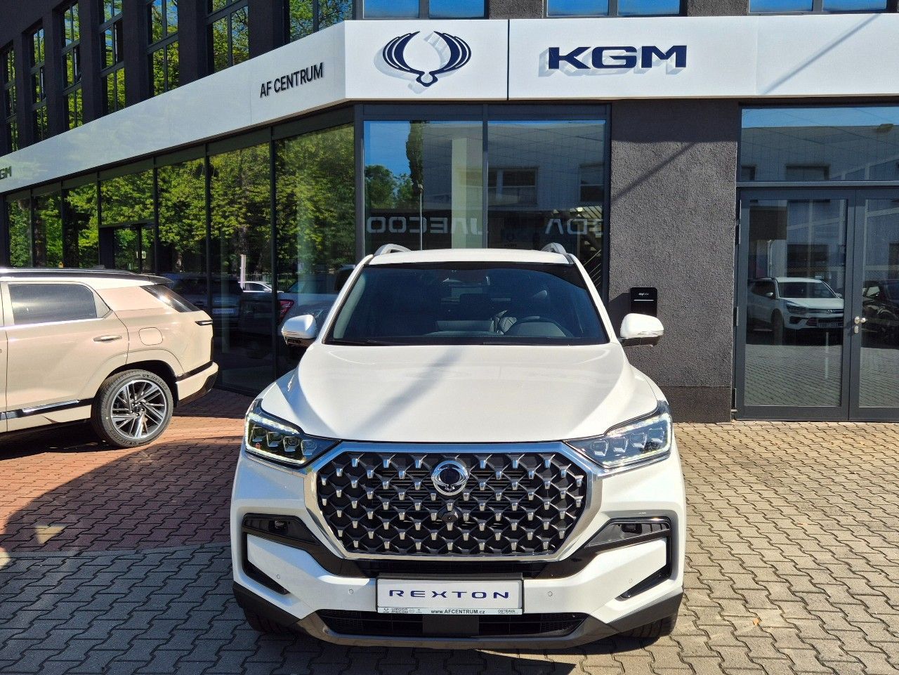 SsangYong Rexton, 2.2 PREMIUM 4WD AT,SKLADEM - fotka 2