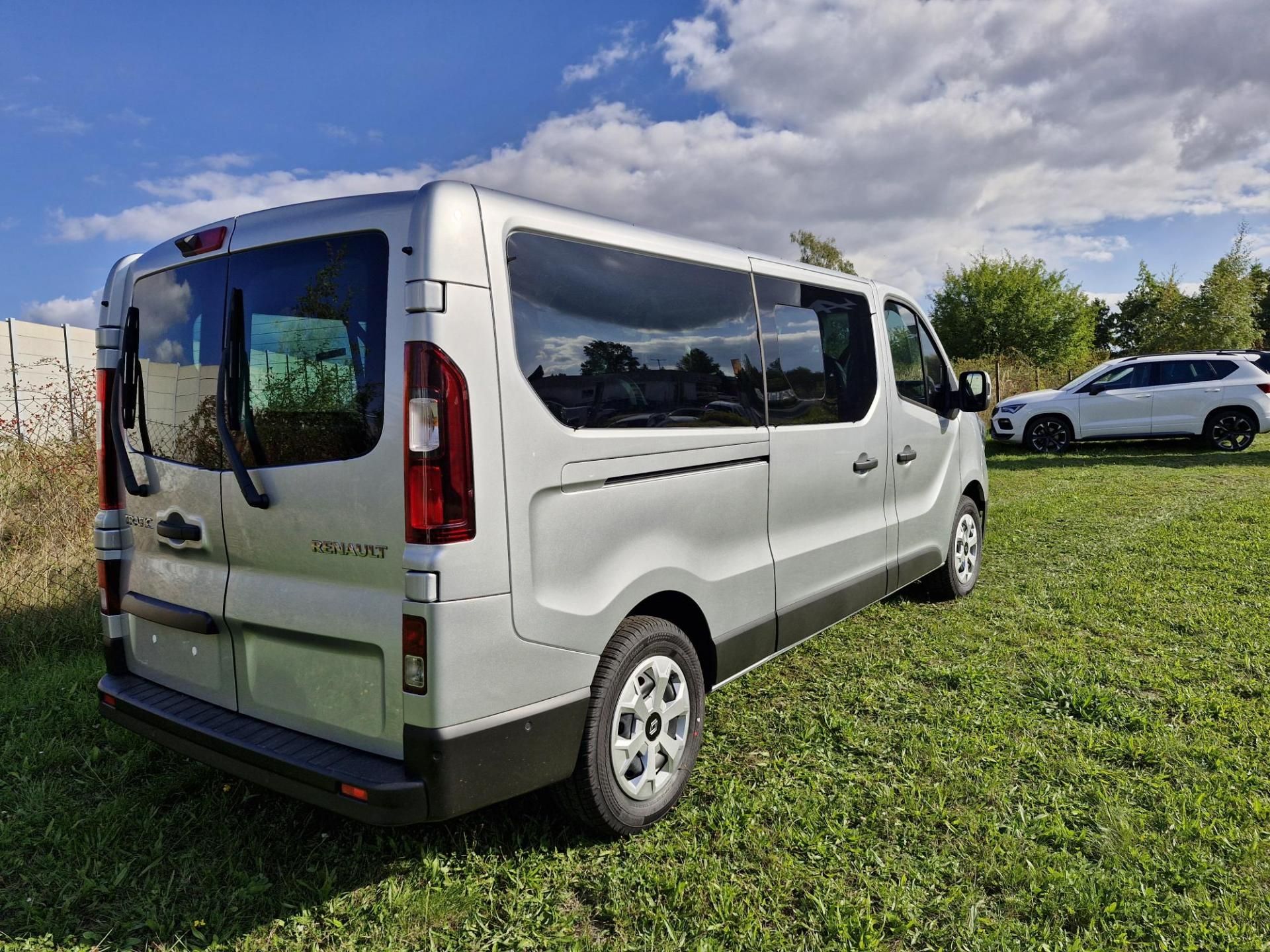Renault Trafic, L2 Equilibre 150k 8míst - fotka 5