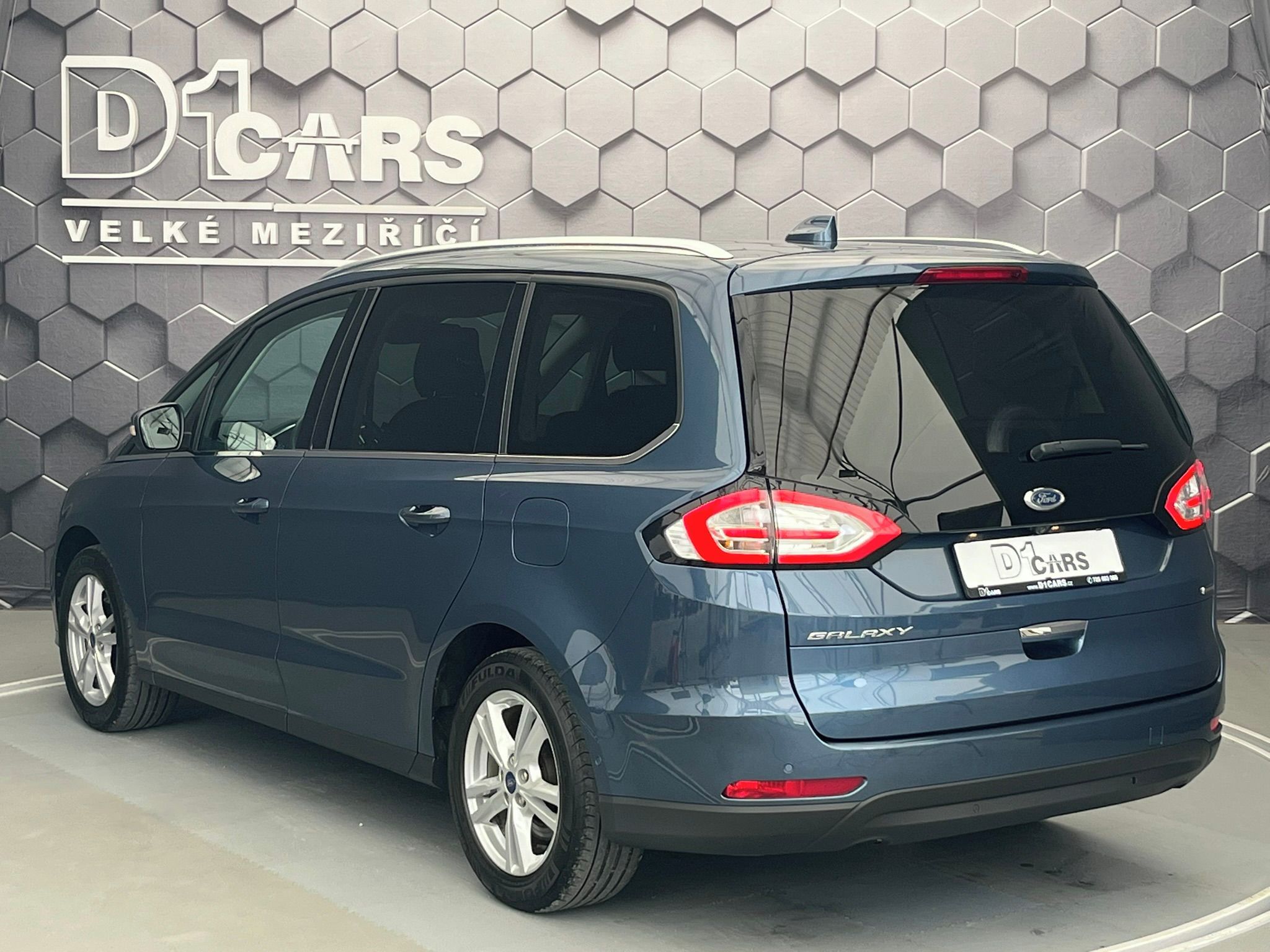 Ford Galaxy, 2.5 FHEV TITANIUM 7 míst LED - fotka 2
