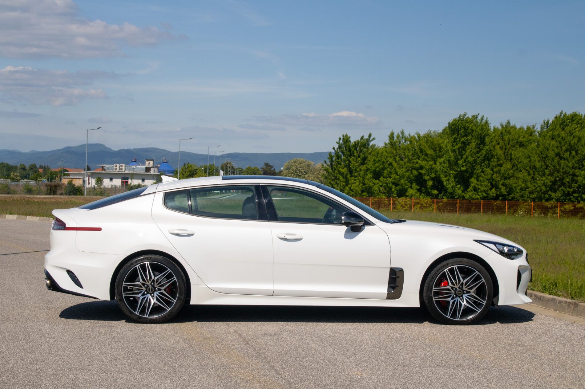 Kia Stinger - fotka 4