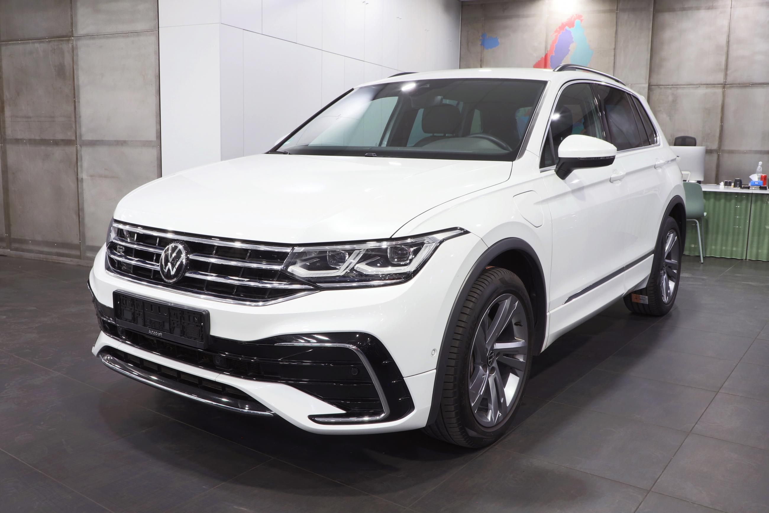 Volkswagen Tiguan Allspace, R-Line 1.4 eTSI Hybrid 180kW - fotka 2