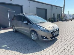 Peugeot 5008, 1.6Hdi 84kw, vyhřívaná.sedadla