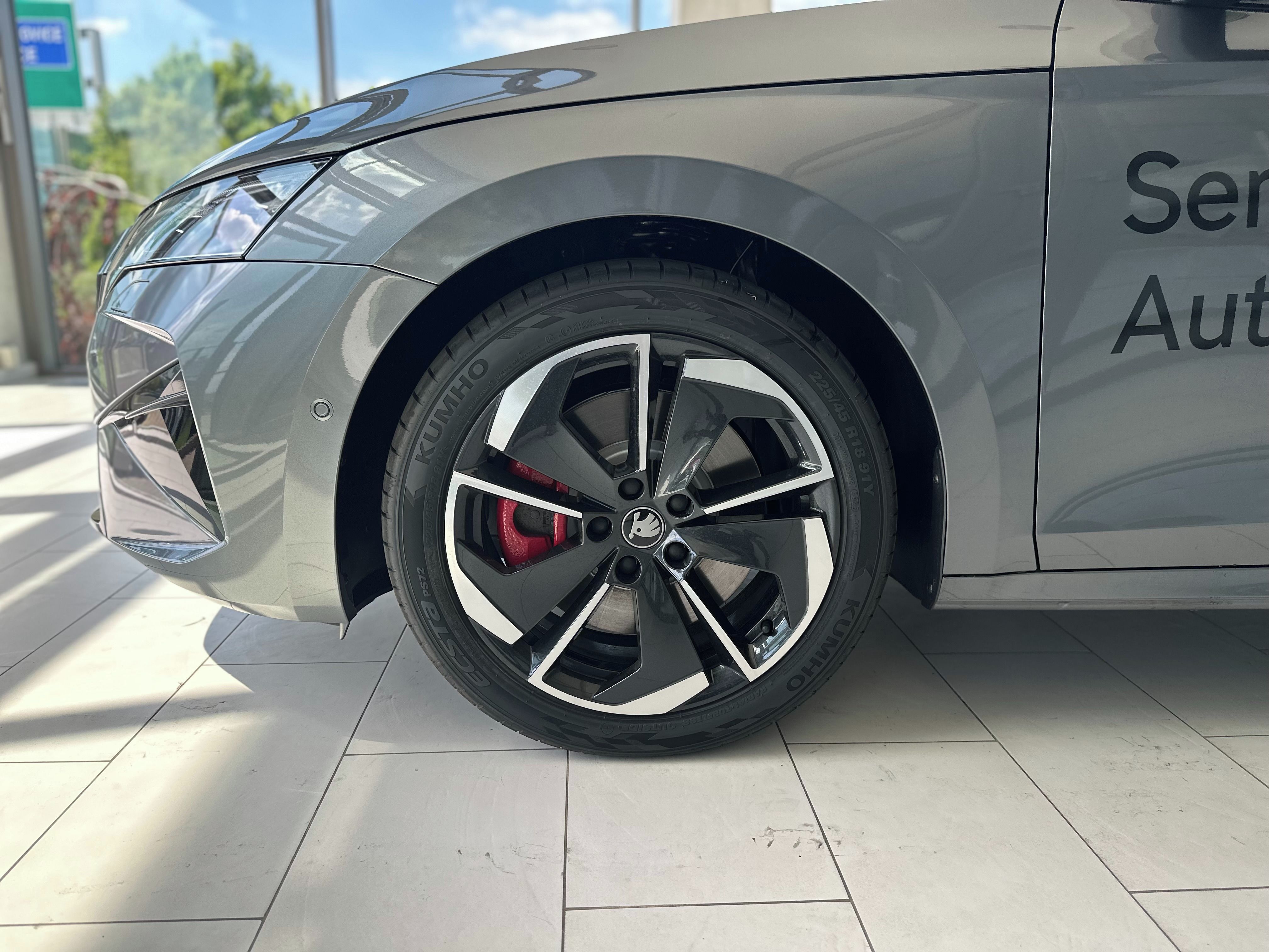 Škoda Octavia, RS 2,0 TSI 195 kW - fotka 4