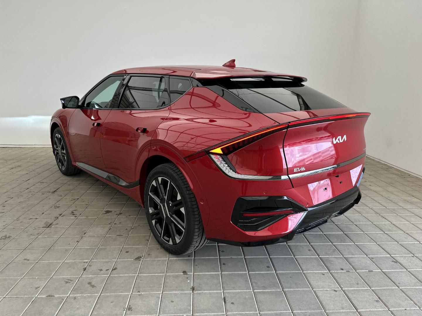 Kia EV6, 168kW GT-LINE 168 KW + 84 KWH - fotka 5