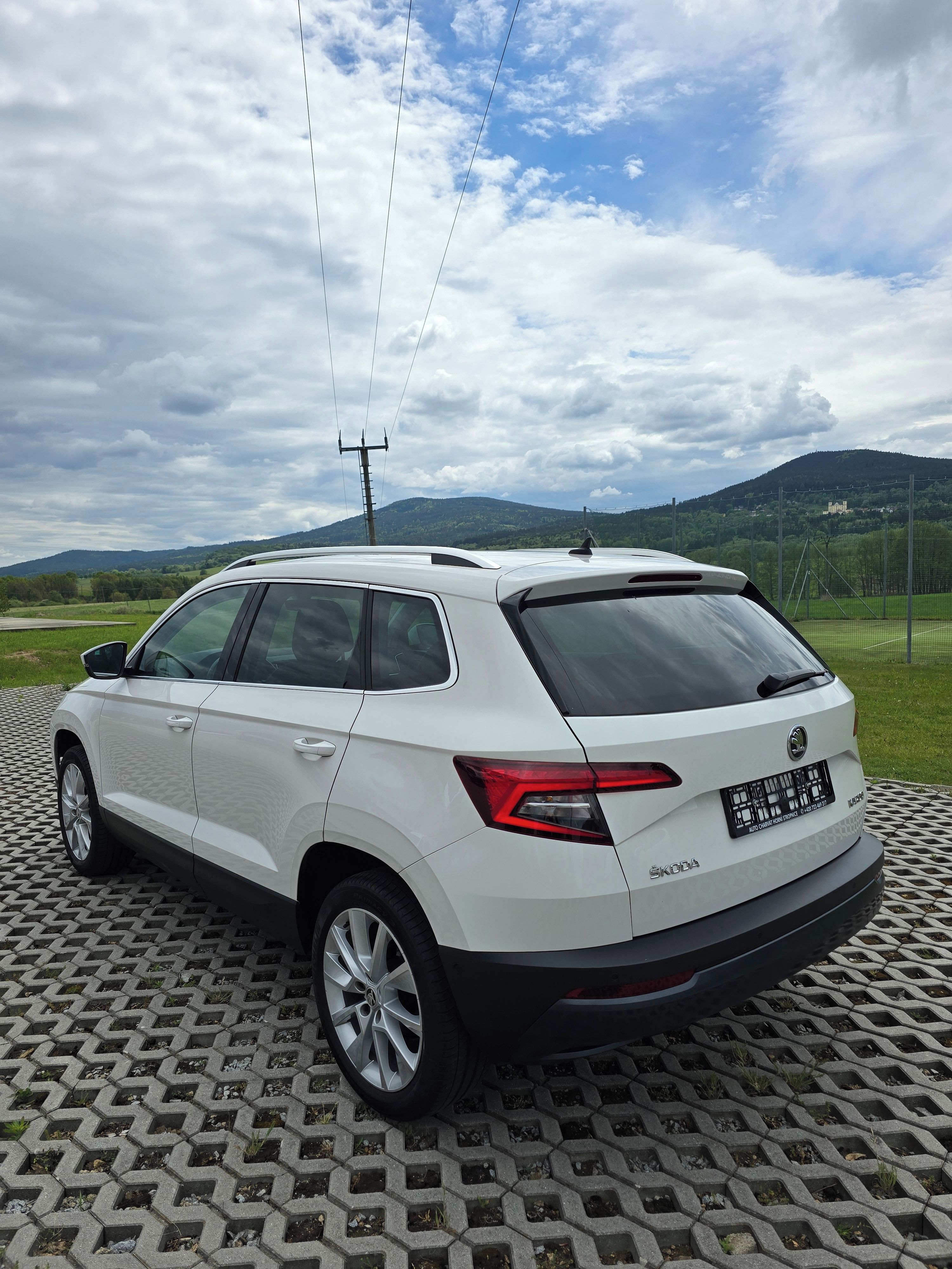 Škoda Karoq, 1.0 TSI Style DSG NAVI TAŽNÉ - fotka 5