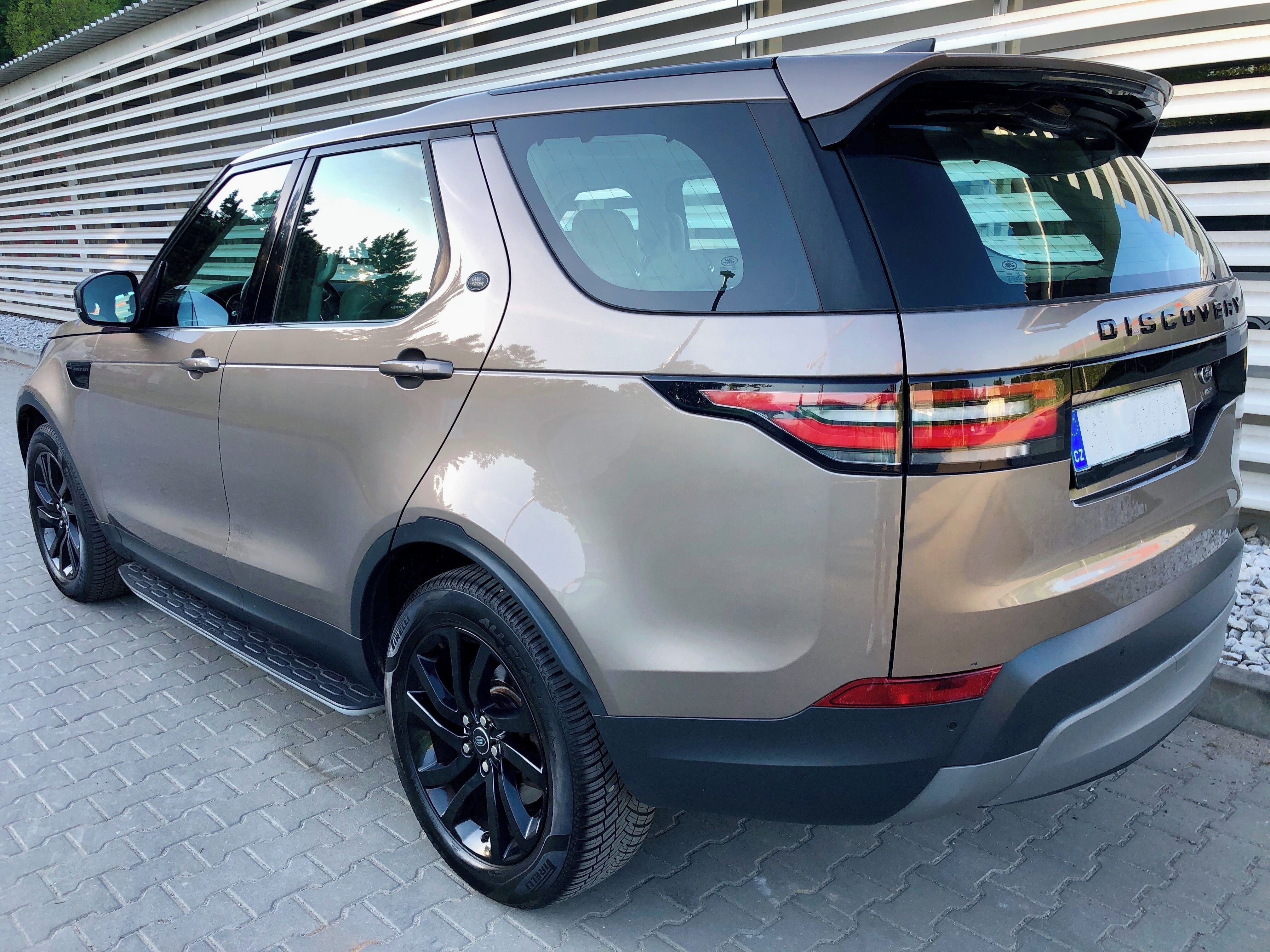 Land Rover Discovery, 2.0 Td4 HSE Luxury - fotka 5