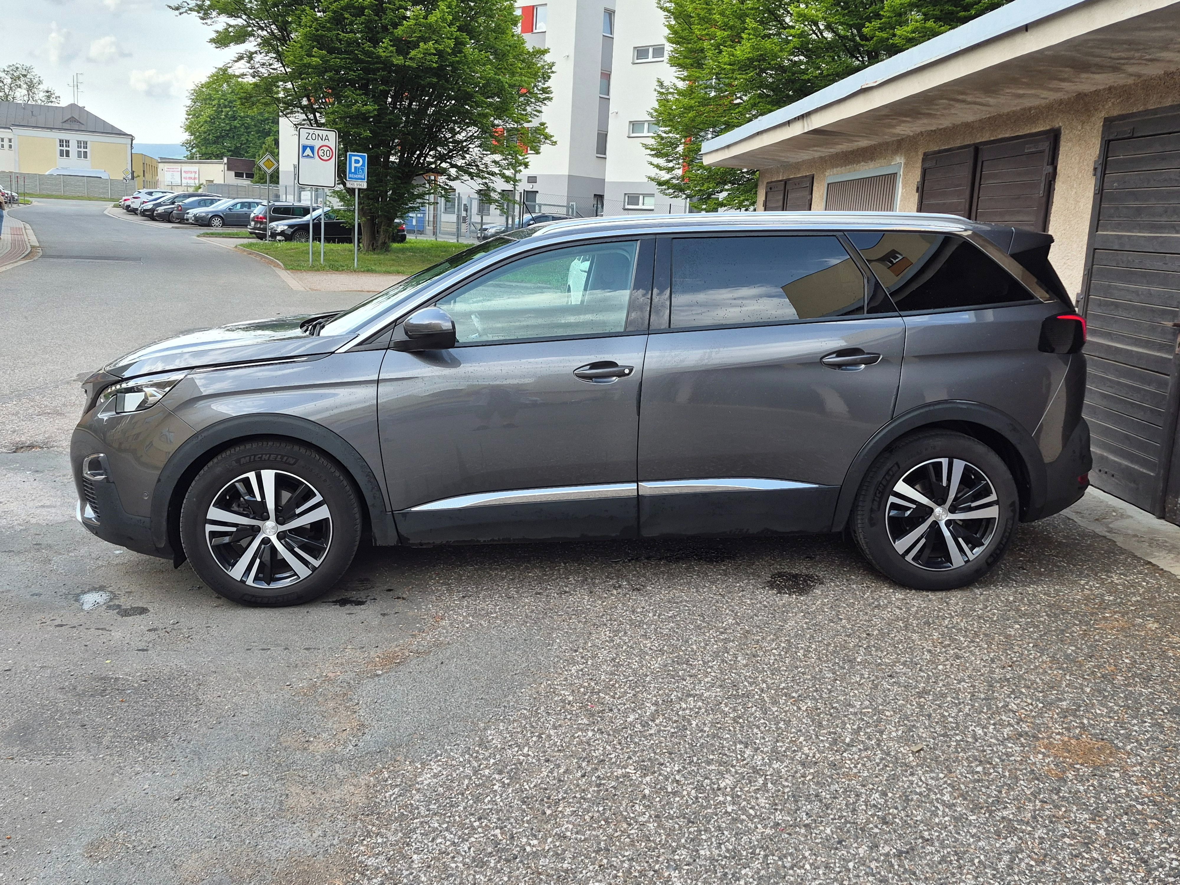 Peugeot 5008, 1.5 BlueHdi Allure serviska - fotka 3