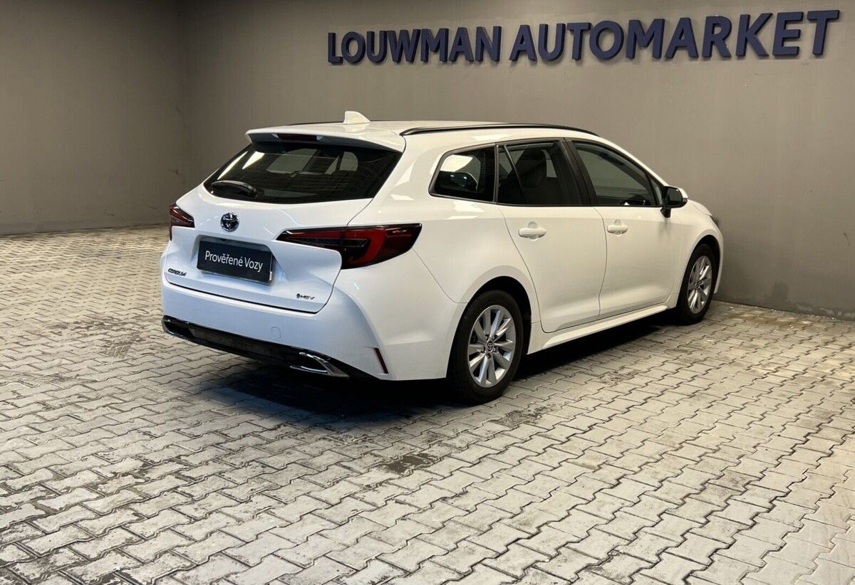 Toyota Corolla, 1,8 Hybrid AT Comfort - fotka 2