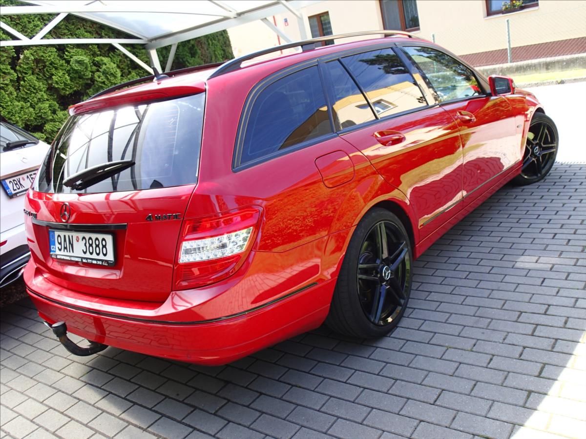 Mercedes-Benz Třídy C, 2,1 250 CDi,4Motin,AT - fotka 6