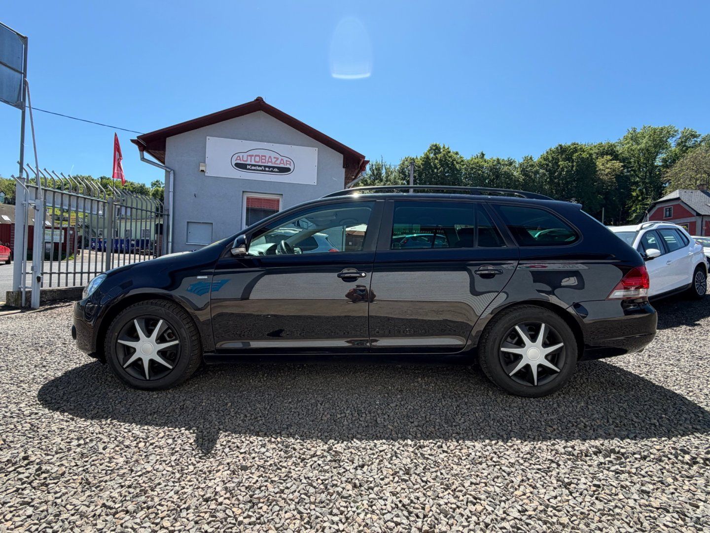 Volkswagen Golf, VI KOMBI 1,2, SERVISKA, VÝBAVA - fotka 2