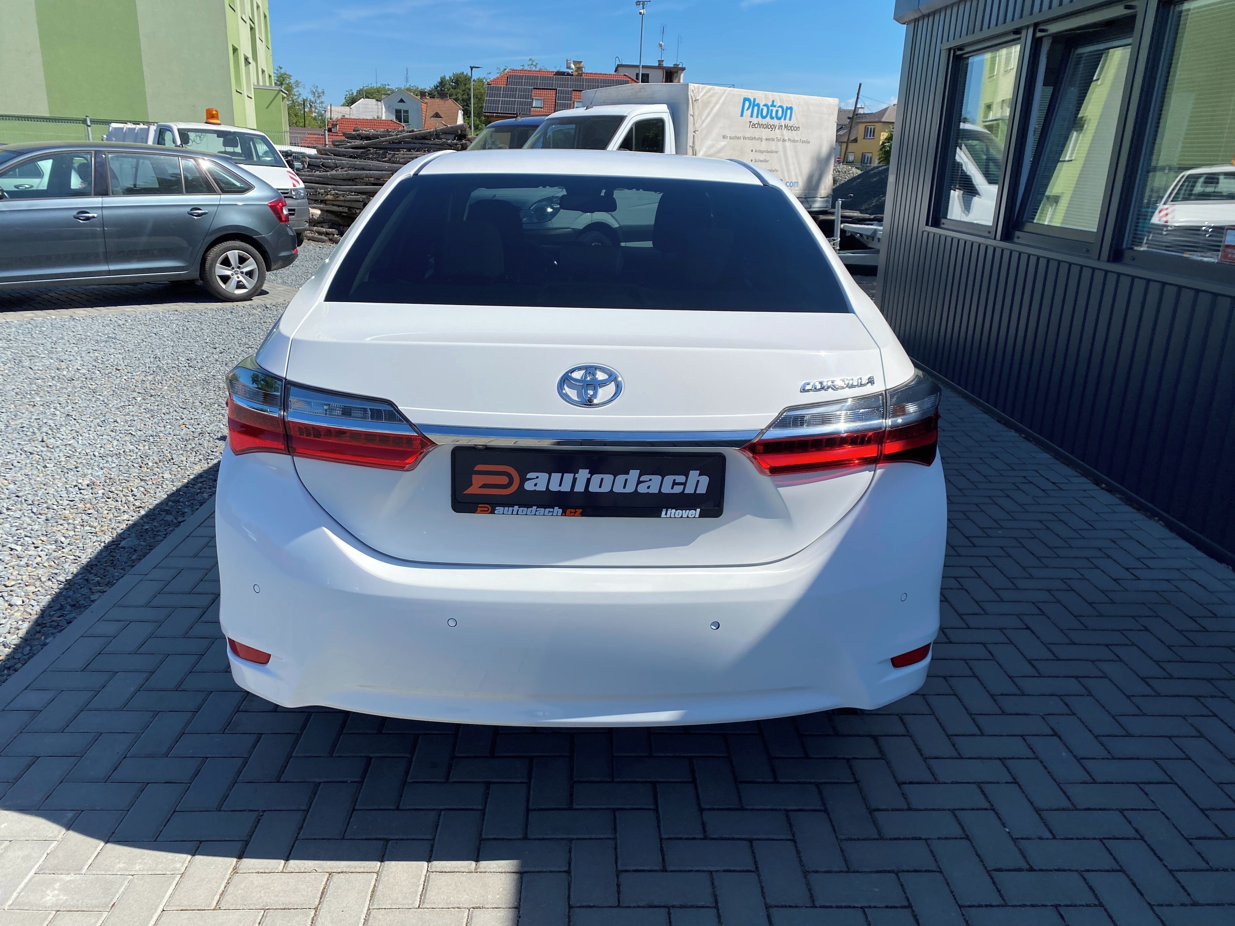 Toyota Corolla, 1.6i 97kW- 1xMAJ.-ČR-75 000KM - fotka 4
