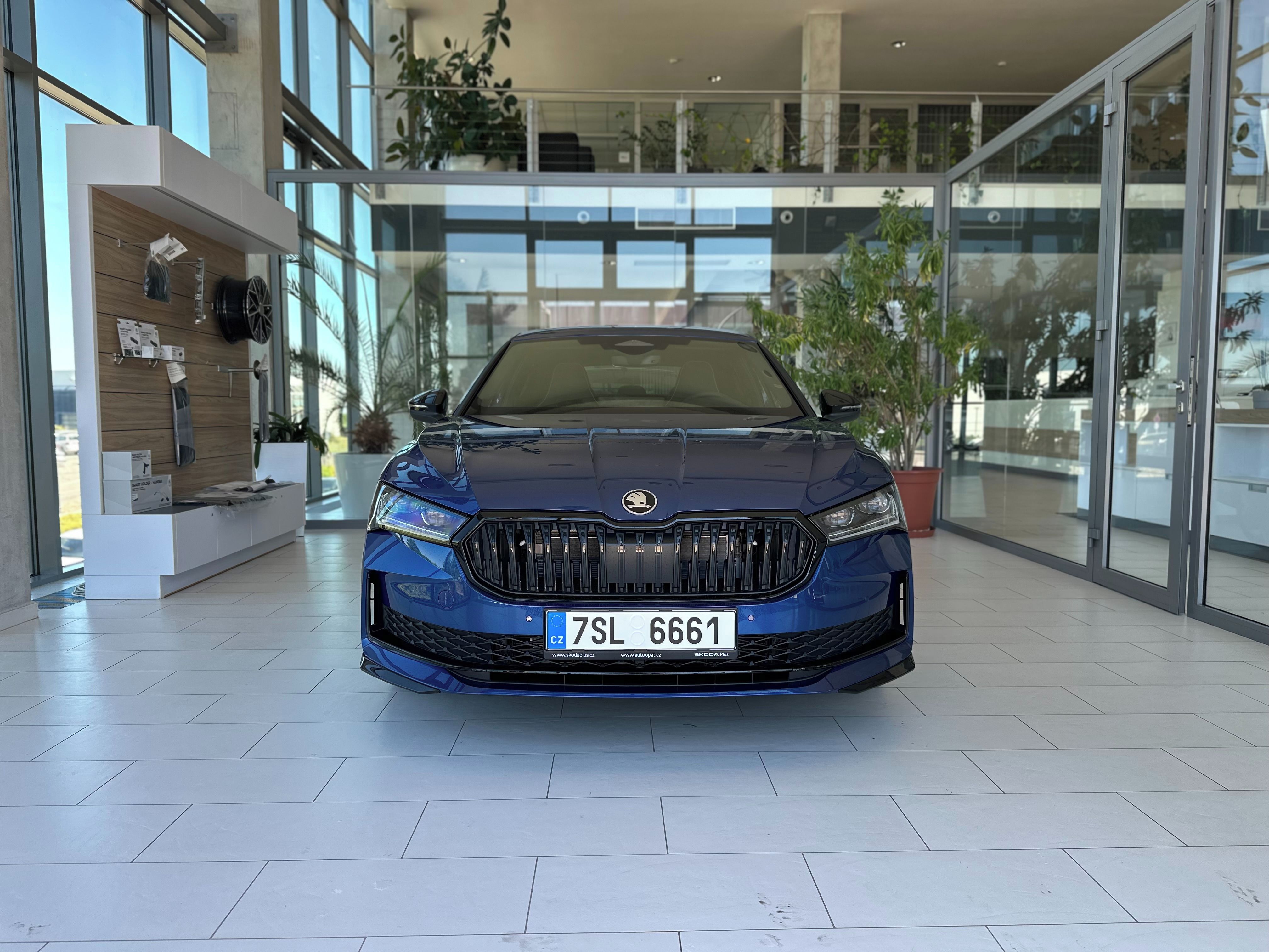Škoda Superb, Sportline 2,0 TDI 110 kW - fotka 2