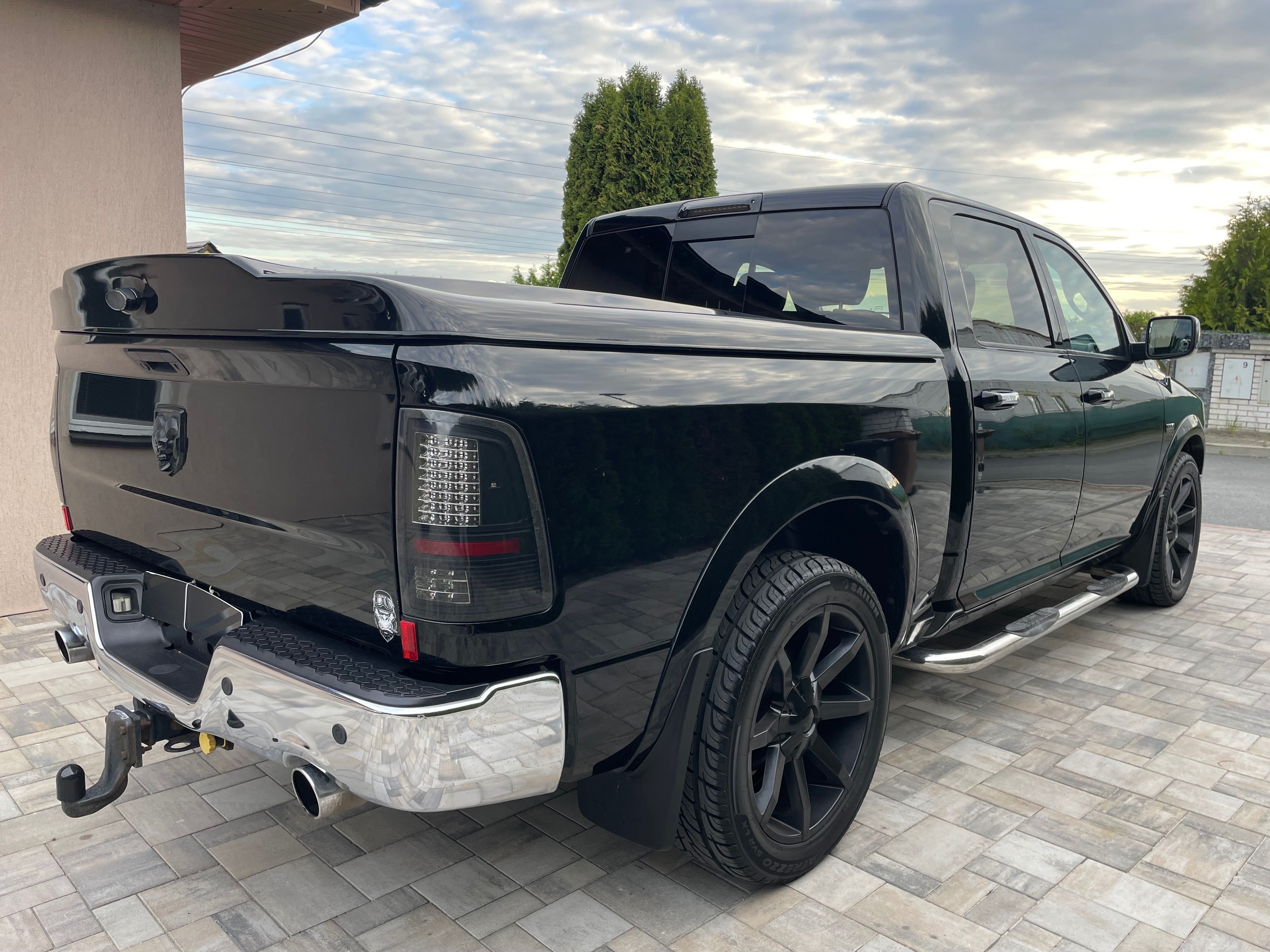 Dodge Ram, 1500 5,7V8 super výbava a stav - fotka 6