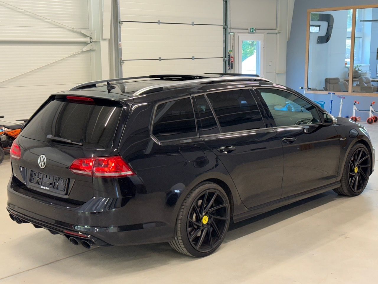 Volkswagen Golf, R 2.0TSI VARIANT 4x4 DSG - fotka 4