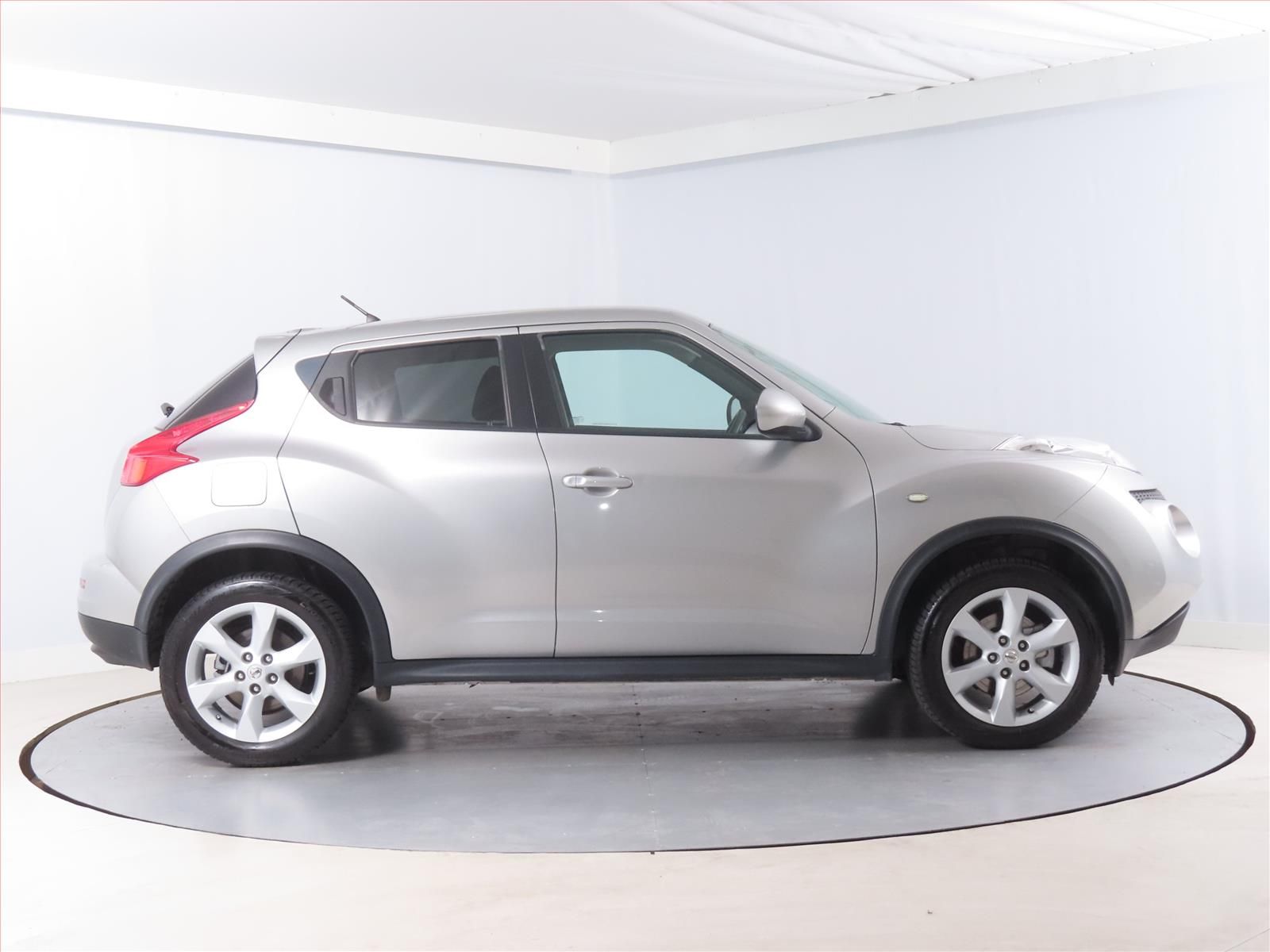 Nissan Juke, 1.6 DIG-T, Automatická klima - fotka 6