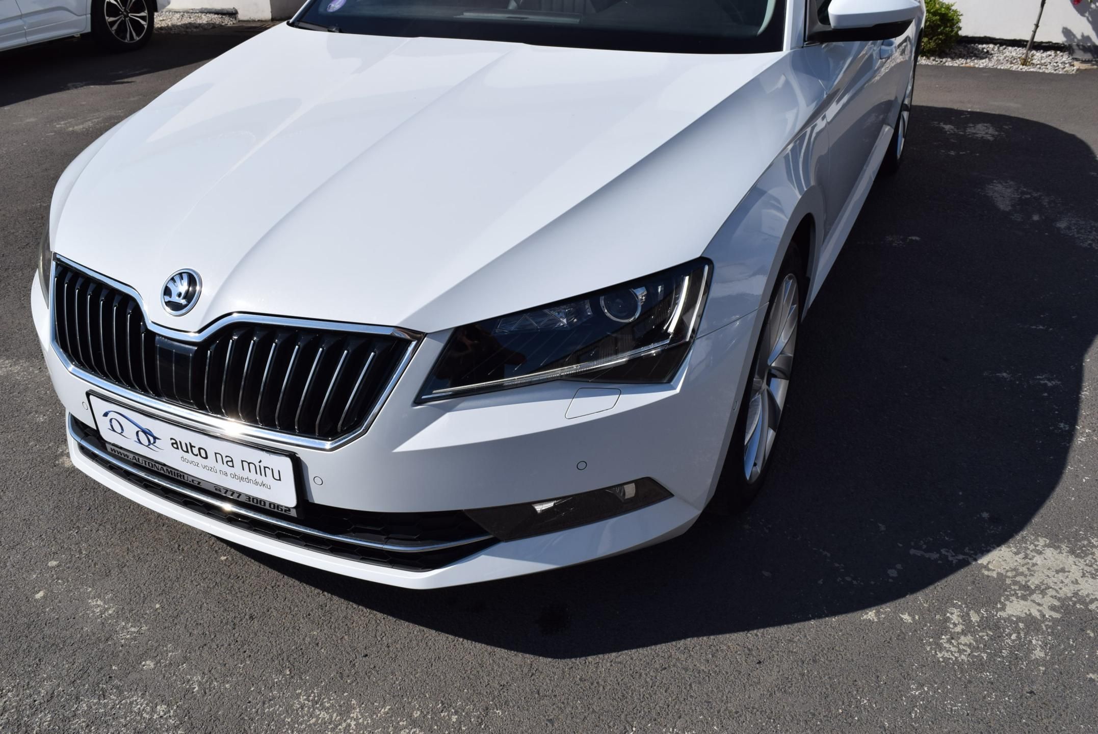 Škoda Superb, 1.5TSI 110kw DSG "L&K" TAŽ XEN - fotka 2