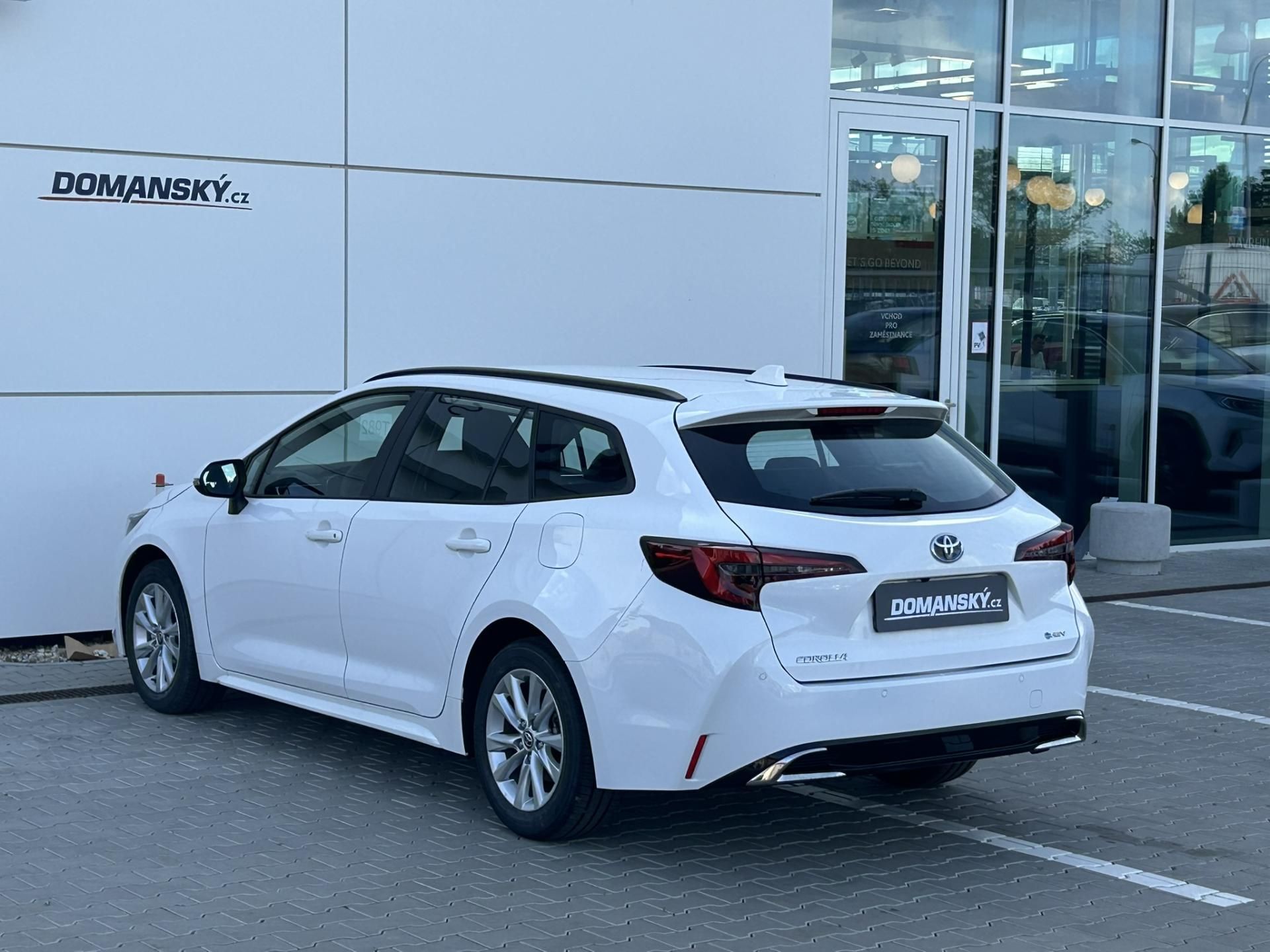 Toyota Corolla, TS COMFORT TECH 1,8 HEV - fotka 4