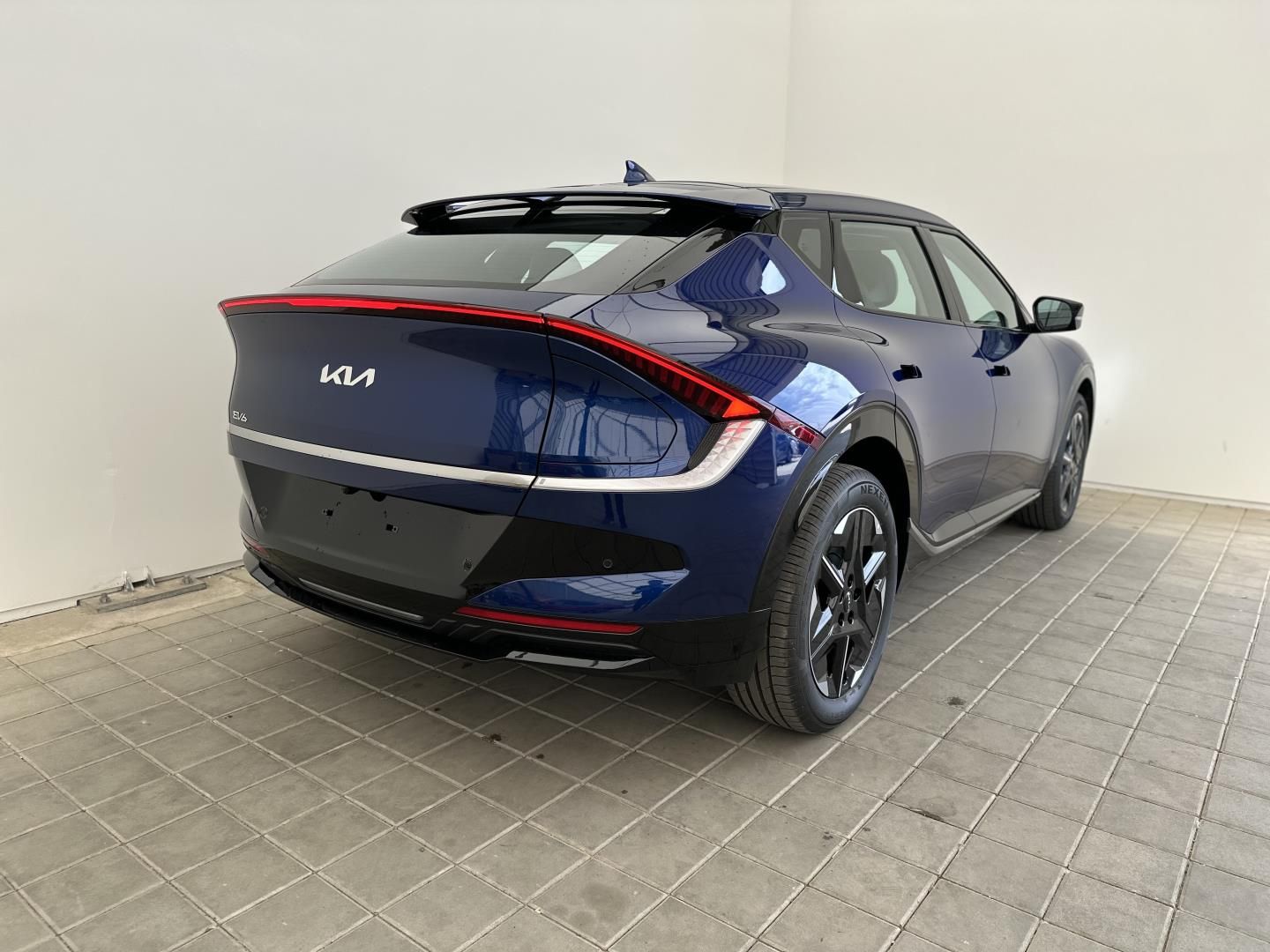 Kia EV6, 168kW EARTH 168 KW + 84 KWH (2 - fotka 3