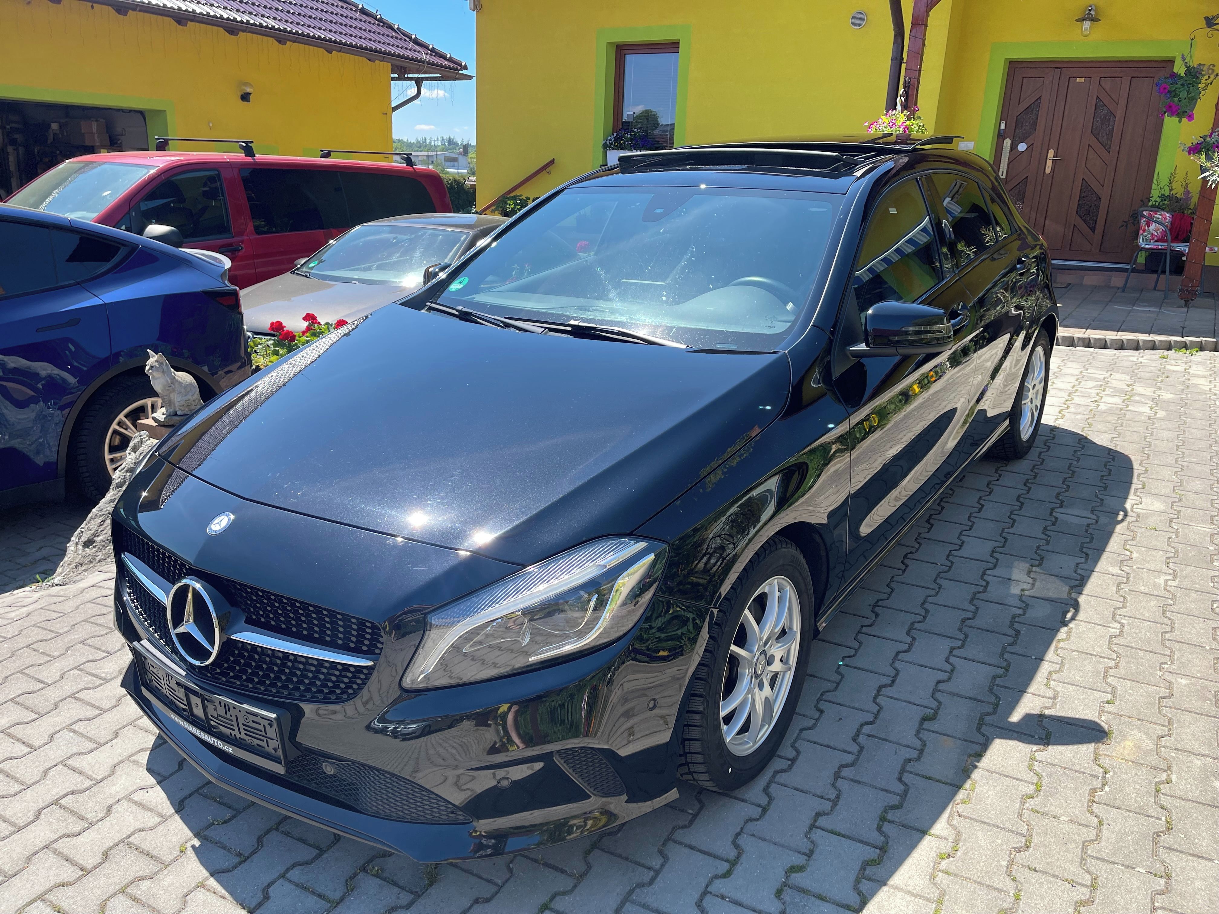 Mercedes-Benz Třídy A, 180, 90 KW,panorama,130 000 km - fotka 3
