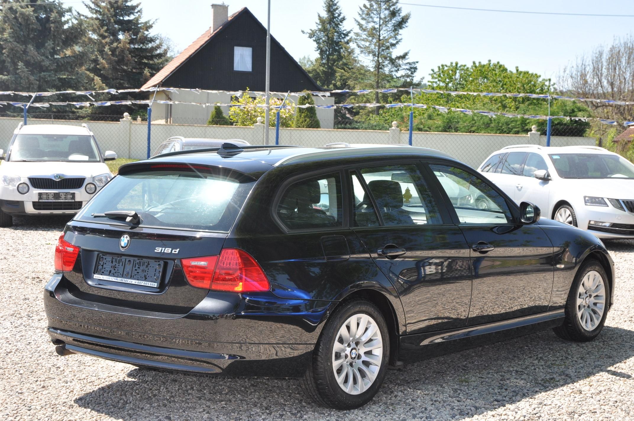 BMW Řada 3, 318d 105kW KOMBI - fotka 3