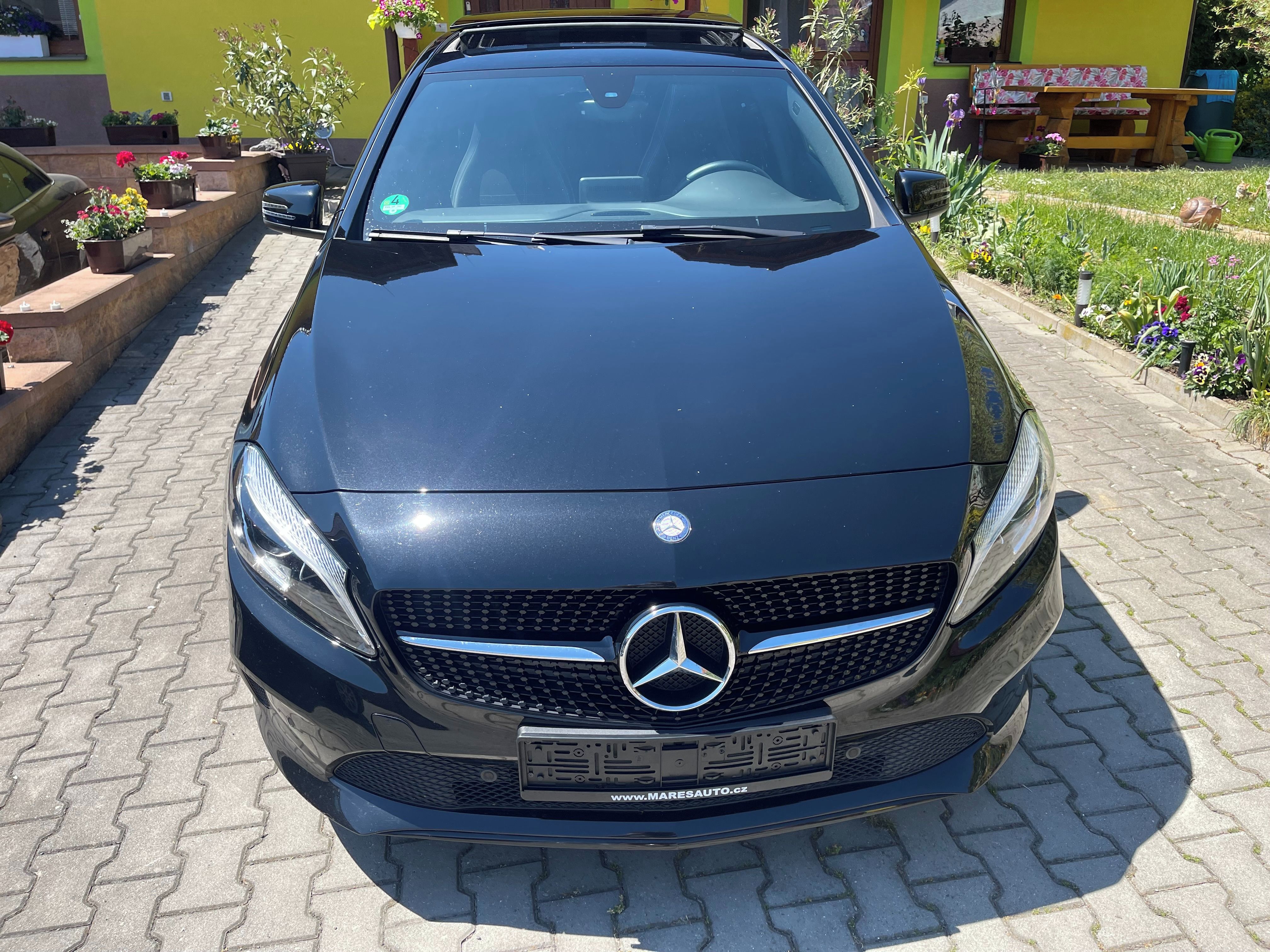 Mercedes-Benz Třídy A, 180, 90 KW,panorama,130 000 km - fotka 2