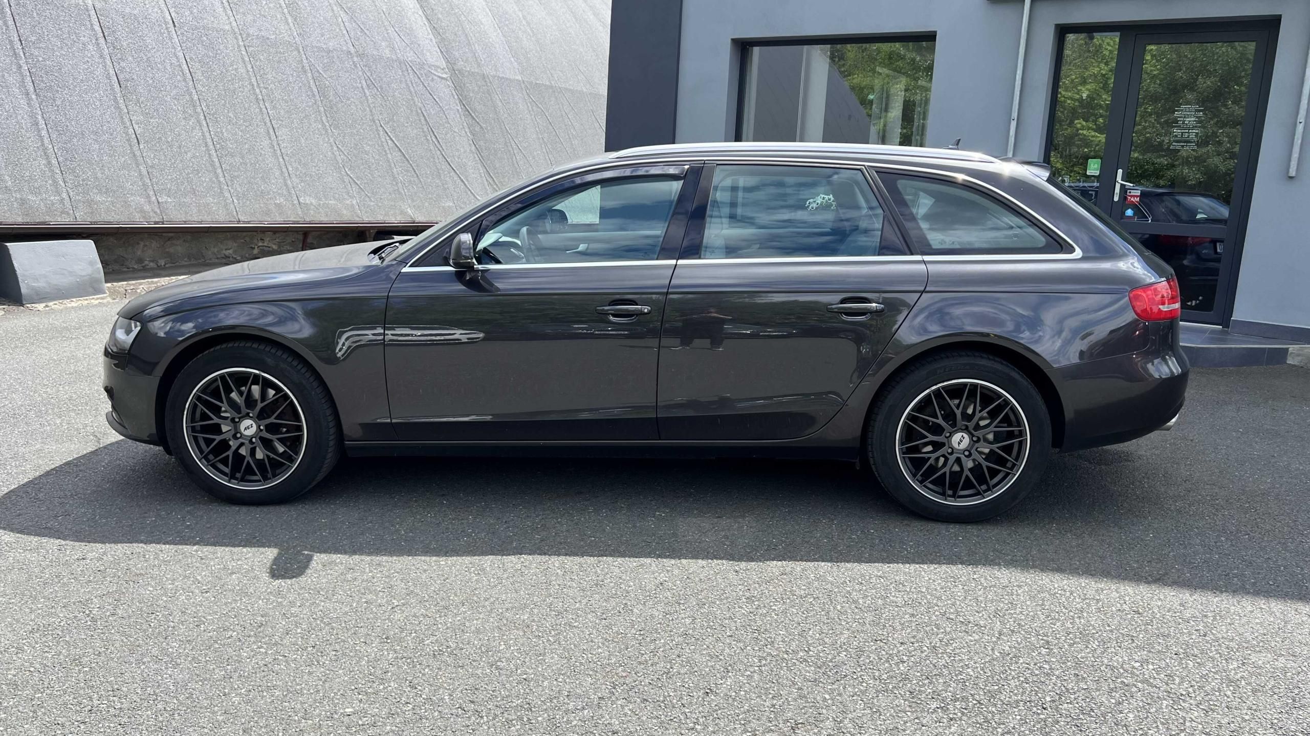 Audi A4 Avant, B8 2.0 TDi 110 kW PO ROZVODECH - fotka 2