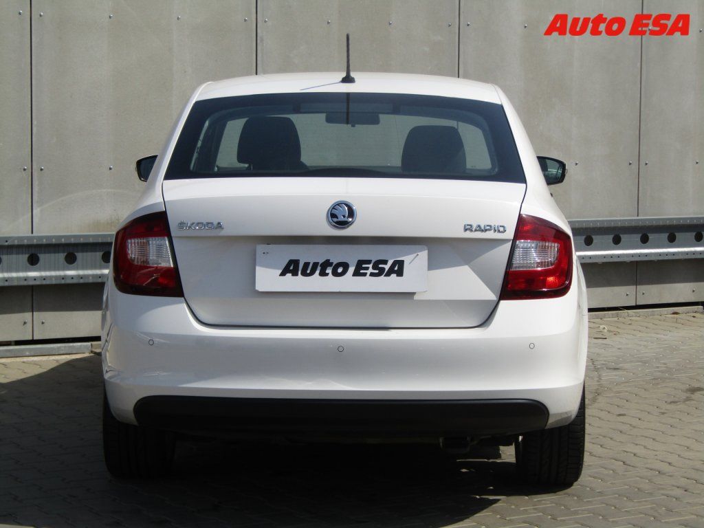 Škoda Rapid, 1.0 TSi,1.maj,ČR - fotka 5