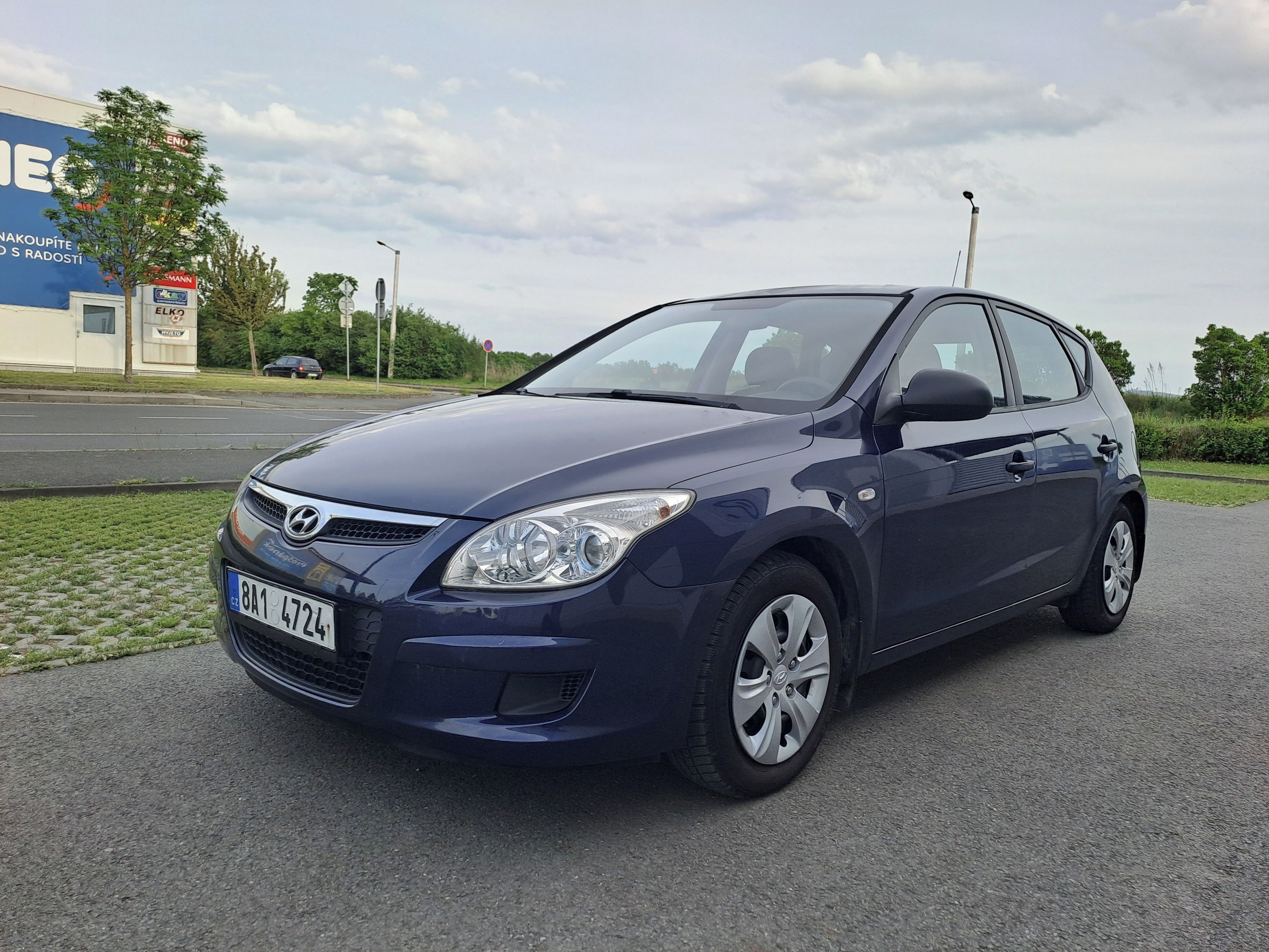 Hyundai i30, 1.4CVVT SPOLEHLIVÉ,NOVÁ STK - fotka 3