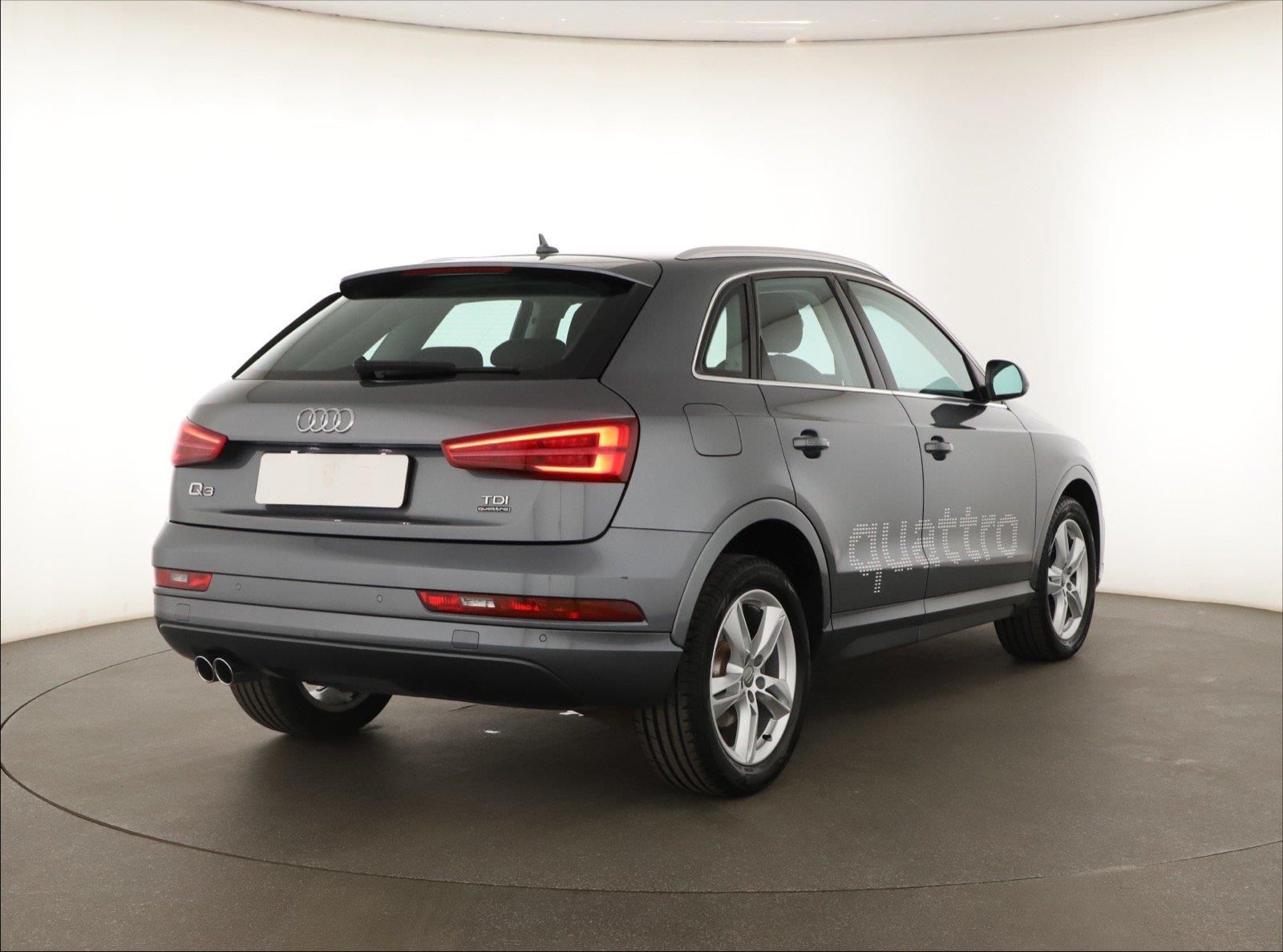 Audi Q3, 2.0 TDI, Automatická klima - fotka 5