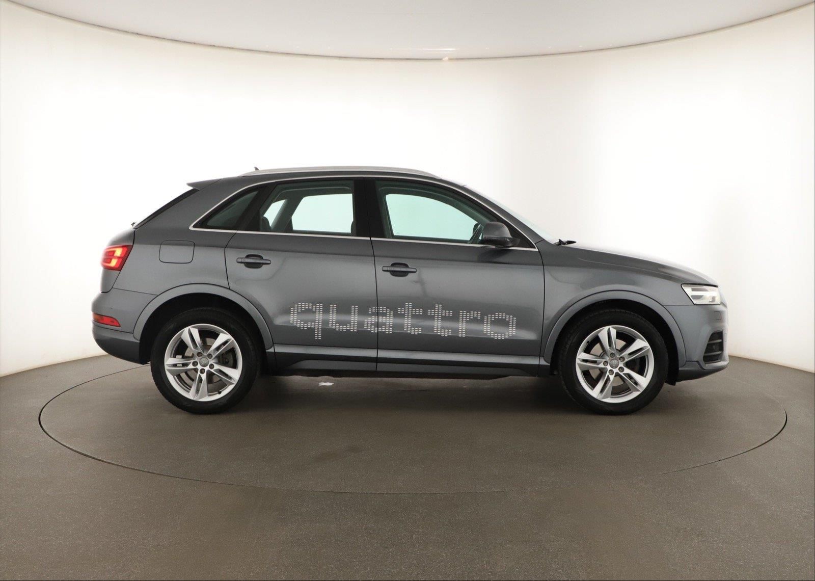 Audi Q3, 2.0 TDI, Automatická klima - fotka 6
