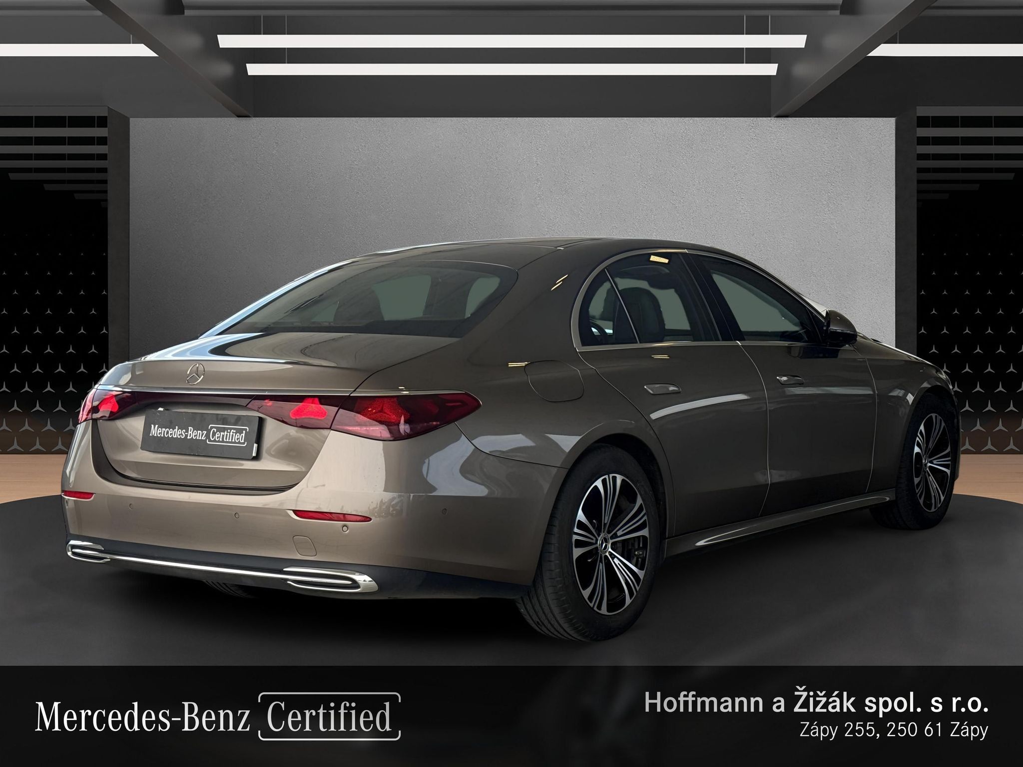 Mercedes-Benz Třídy E, E 220d 4MATIC - fotka 5