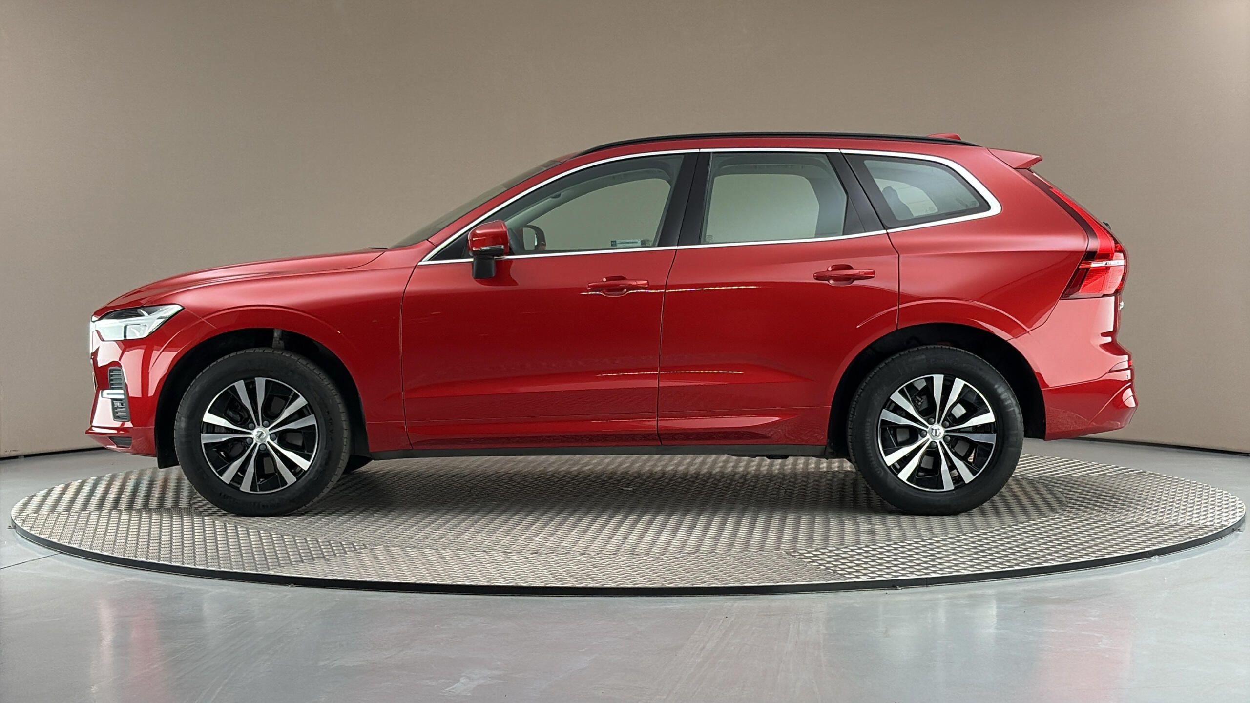 Volvo XC60, 2.0 B4 AUT AWD Momentum Pro - fotka 4