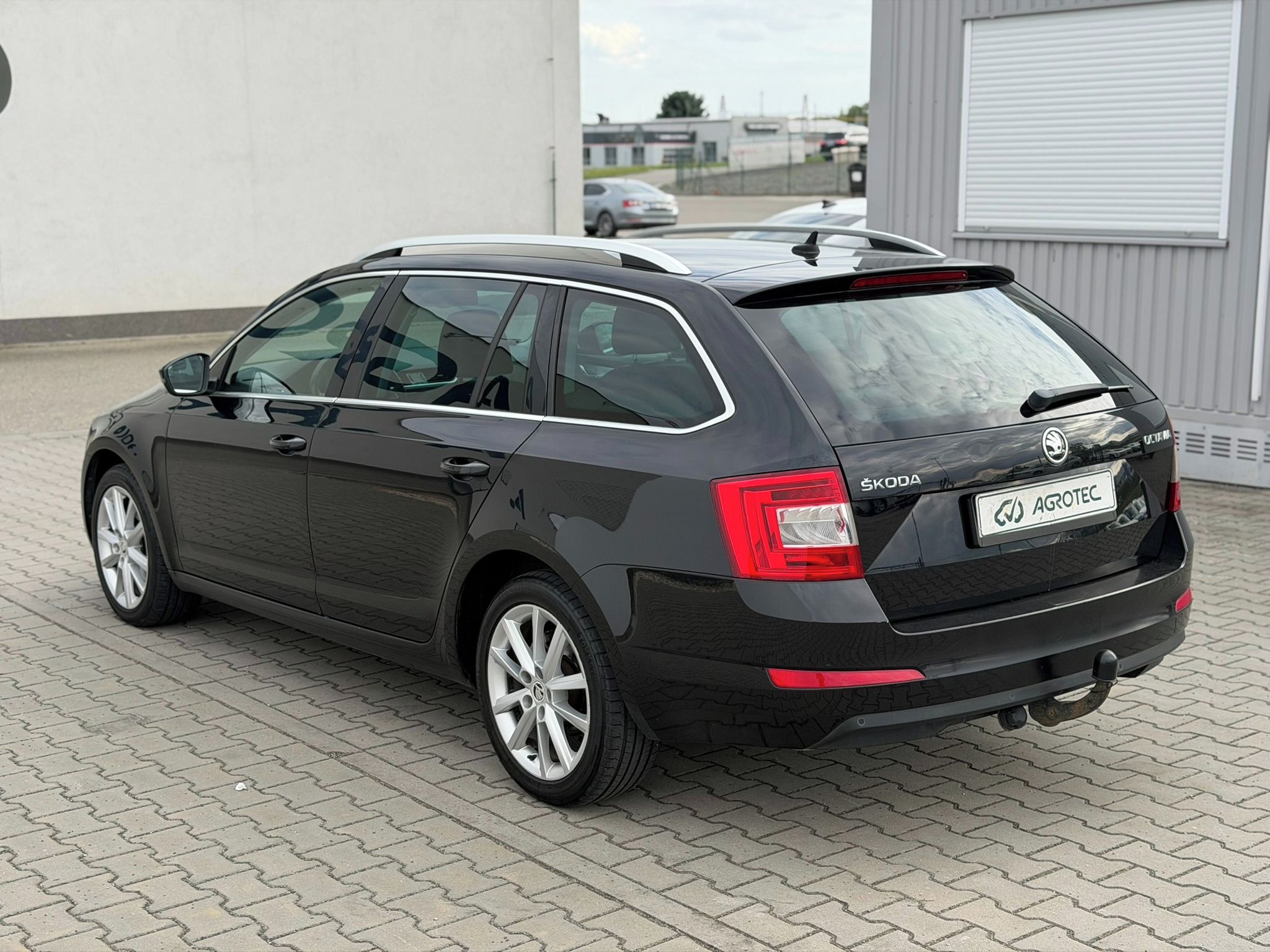 Škoda Octavia, 2.0 TDI 110kW DSG Style Combi - fotka 5