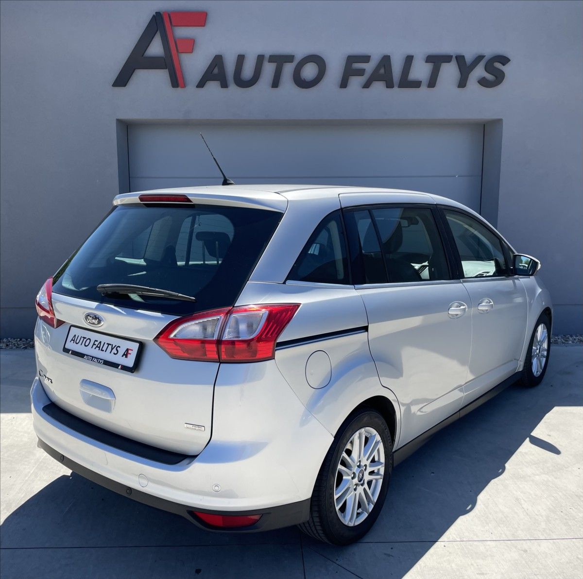 Ford Grand C-MAX, 1,6 i 110KW TITANIUM 7.MÍST - fotka 3