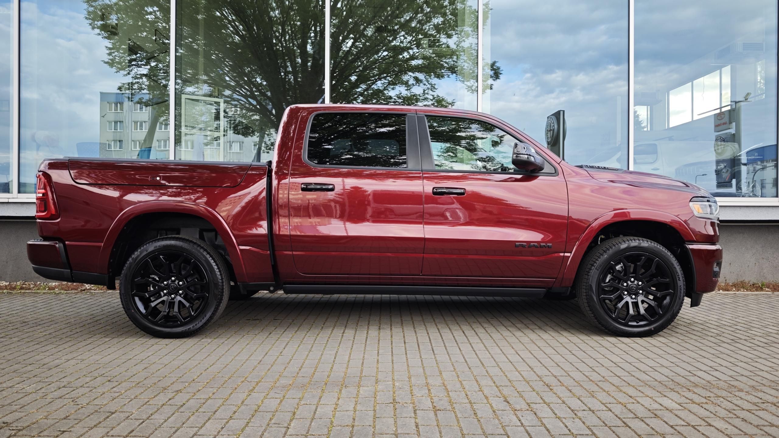 Dodge Ram, 1500, 5.7 V8  Limited MY26 - fotka 5