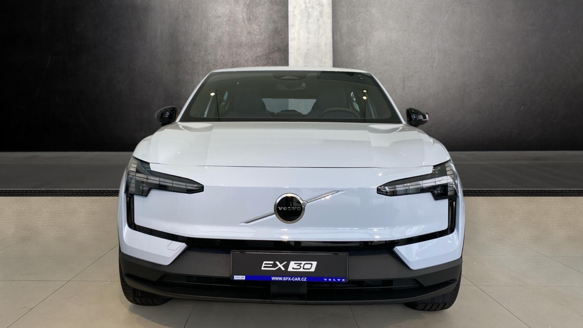 Volvo EX30, PLUS, Single Motor, 200 kW / 2 - fotka 2