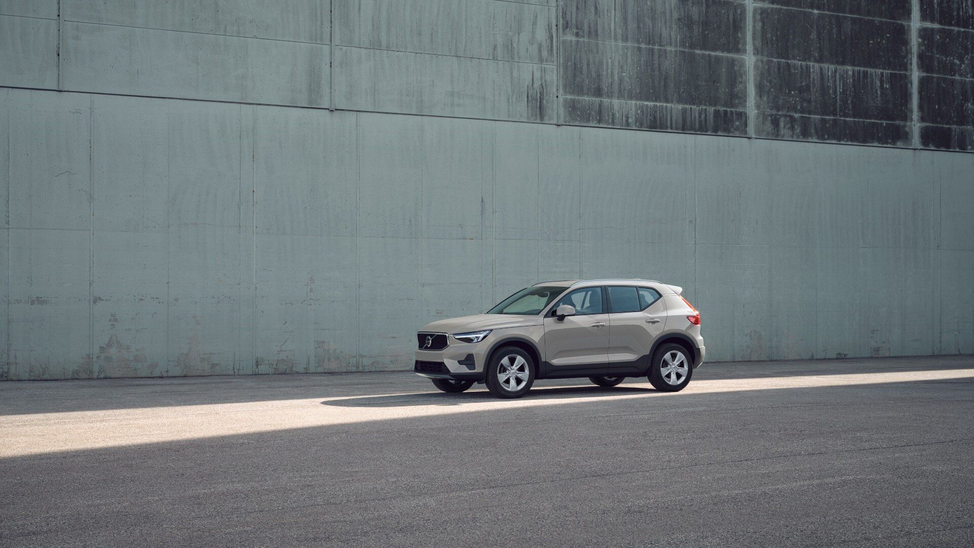 Volvo XC40, B3 2.0L 163 HP AT7 FWD CORE