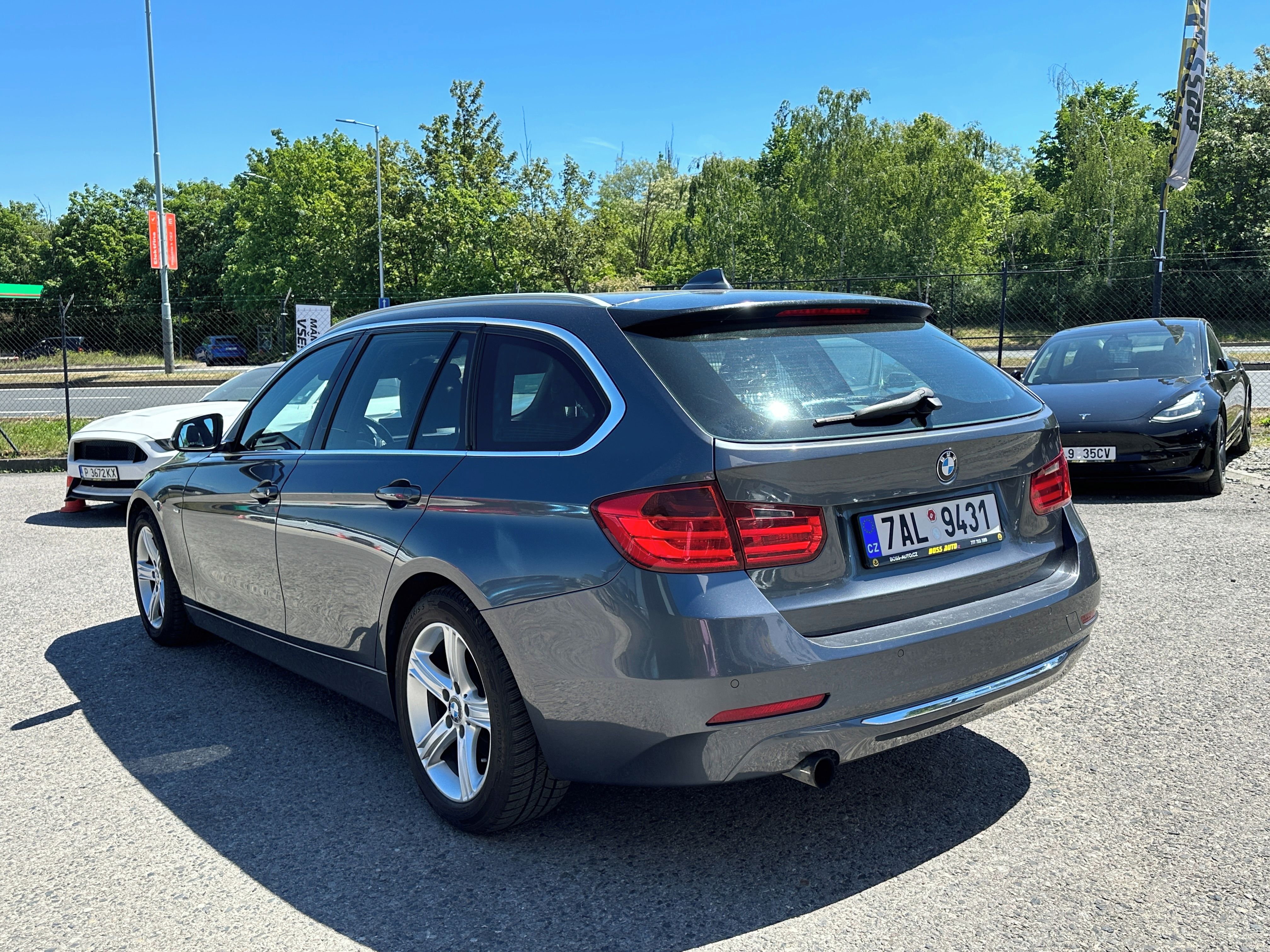 BMW Řada 3, BMW 318D 2013 - fotka 6