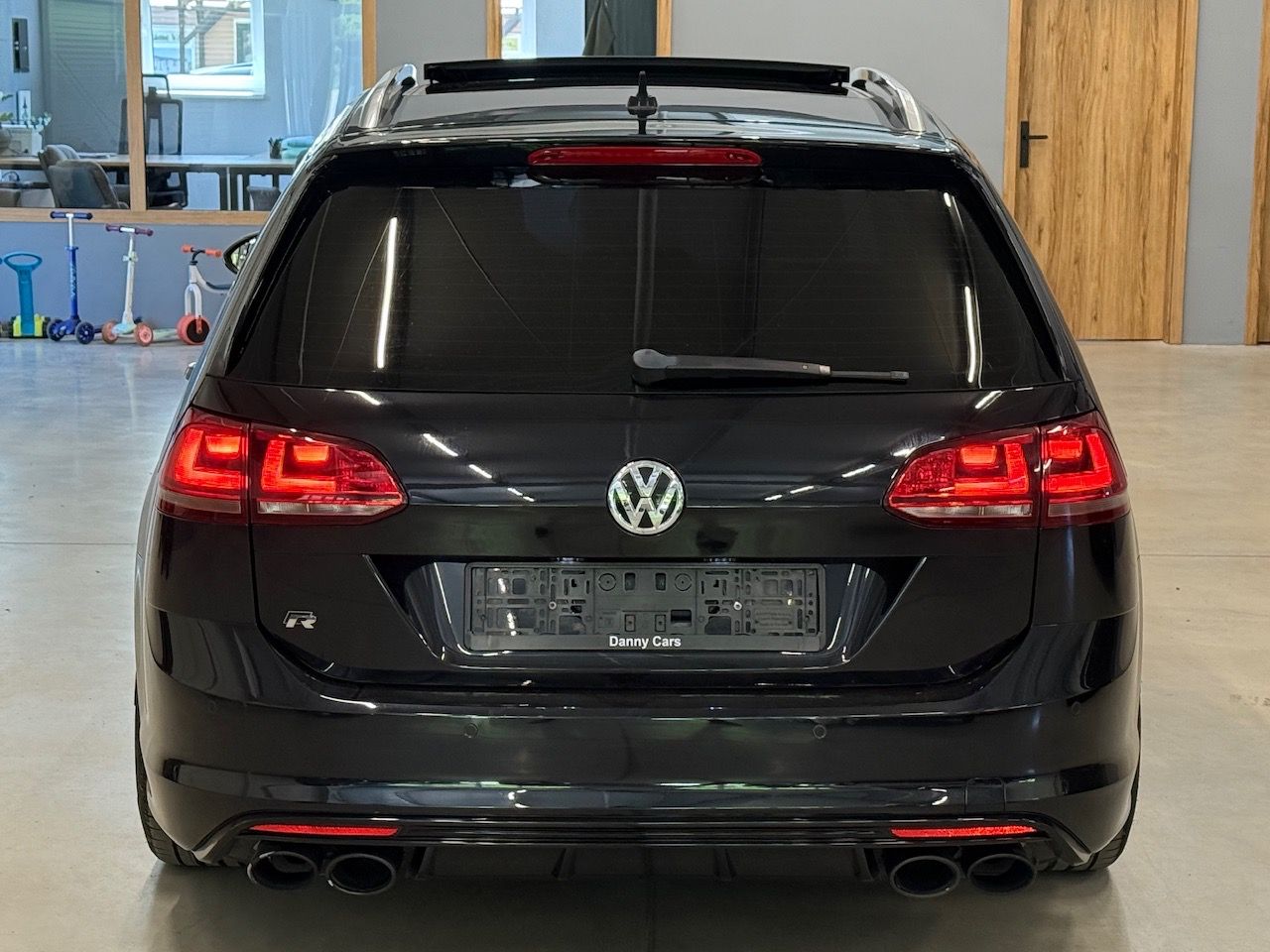 Volkswagen Golf, R 2.0TSI VARIANT 4x4 DSG - fotka 6