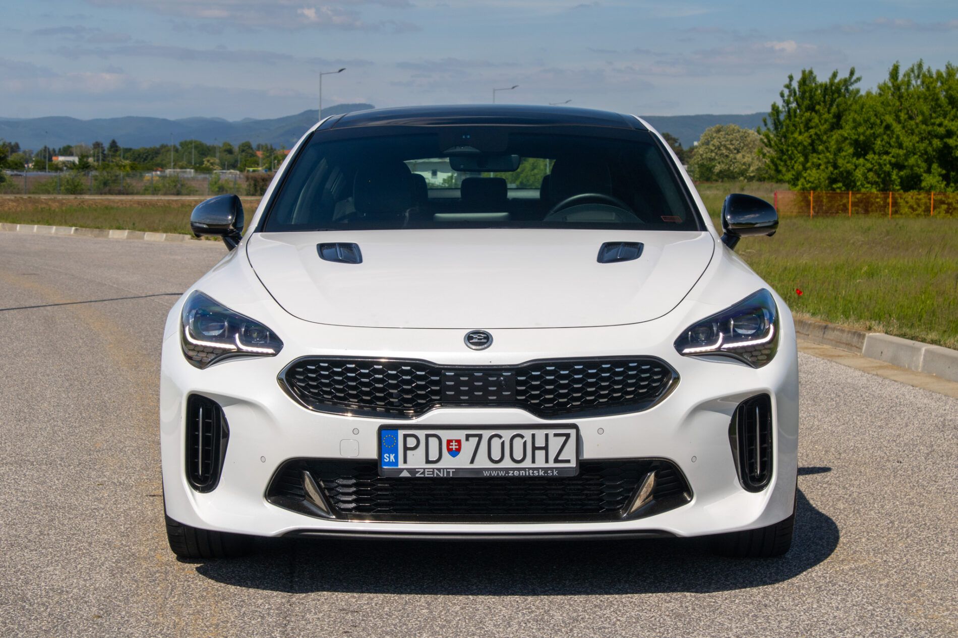 Kia Stinger - fotka 2