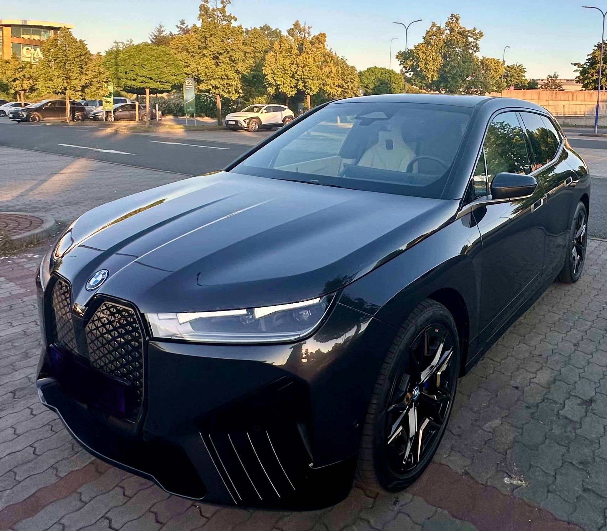 BMW iX