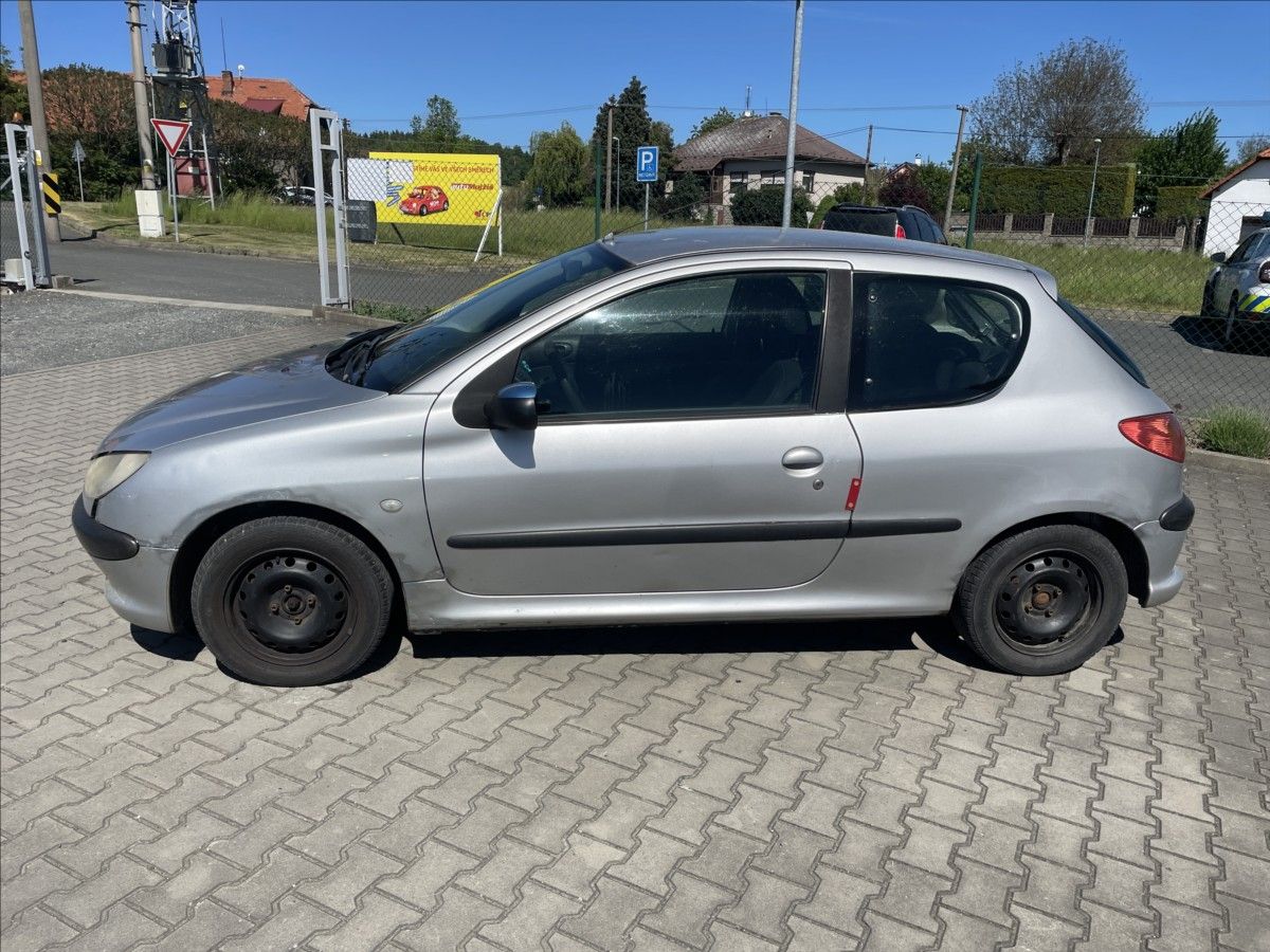 Peugeot 206, 1,4 HDI NOVÉ v ČR WEBASTO NOVÁ - fotka 4