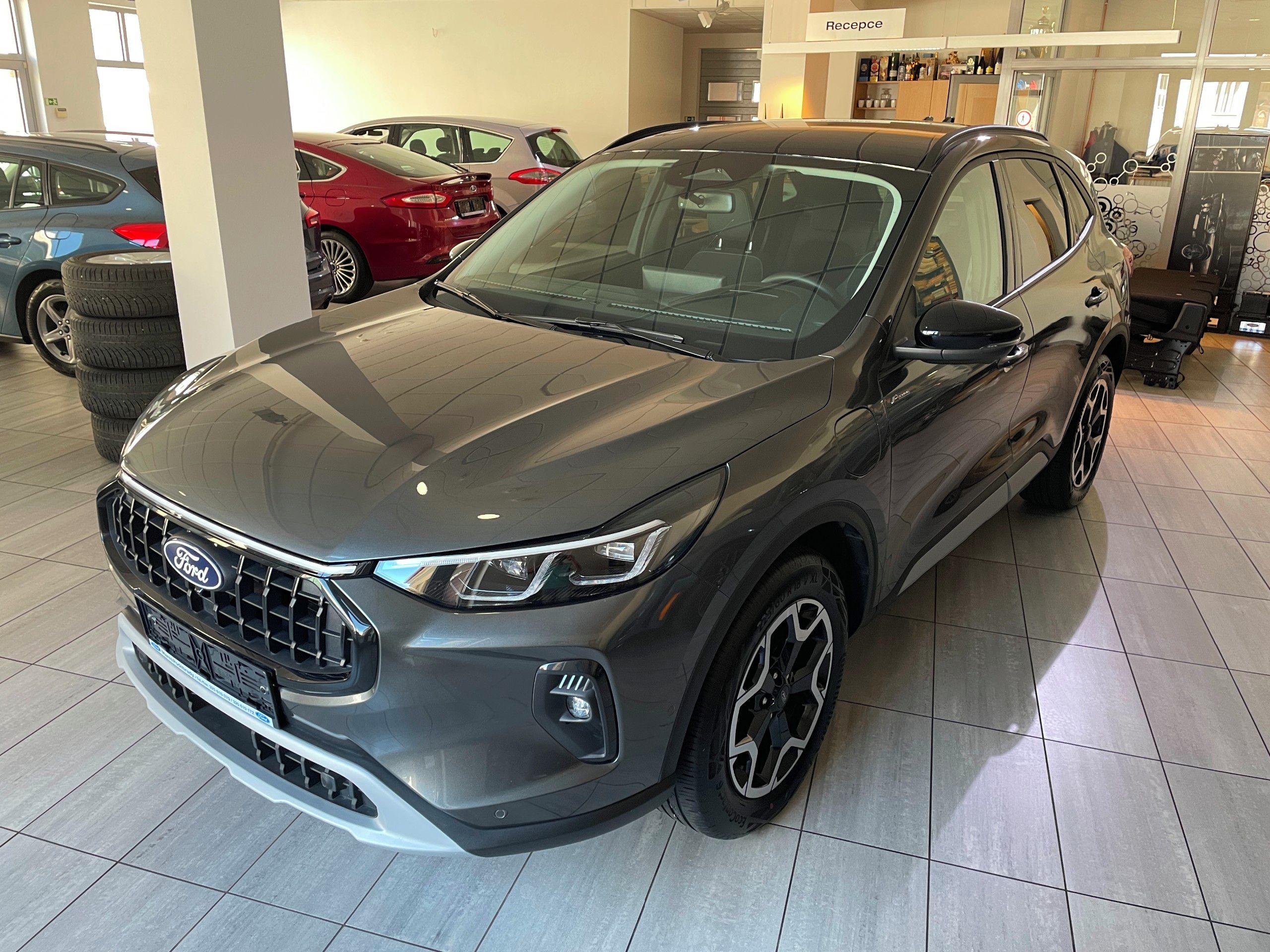 Ford Kuga, Active X 2.5 PHEV 178kW - fotka 2